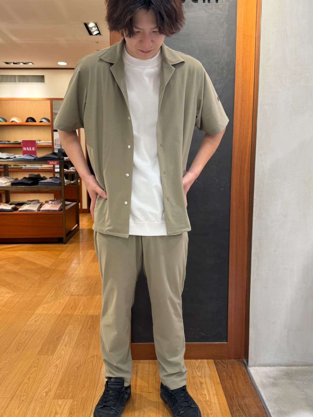 TAKEO KIKUCHIの【COOL CITY WEAR】エアートール オープンカラーシャツ /接触冷感・通気性を使ったコーディネートを紹介します。｜Rakuten Fashion(楽天ファッション／旧楽天ブランドアベニュー)6009752