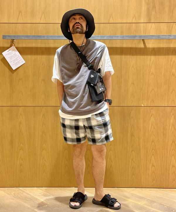 BEAMS MENのB-HEARTロゴ メッセージ マルチポーチ 25AW レディース ストラップ 取り外し可能を使ったコーディネートを紹介します。｜Rakuten Fashion(楽天ファッション／旧楽天ブランドアベニュー)6012632