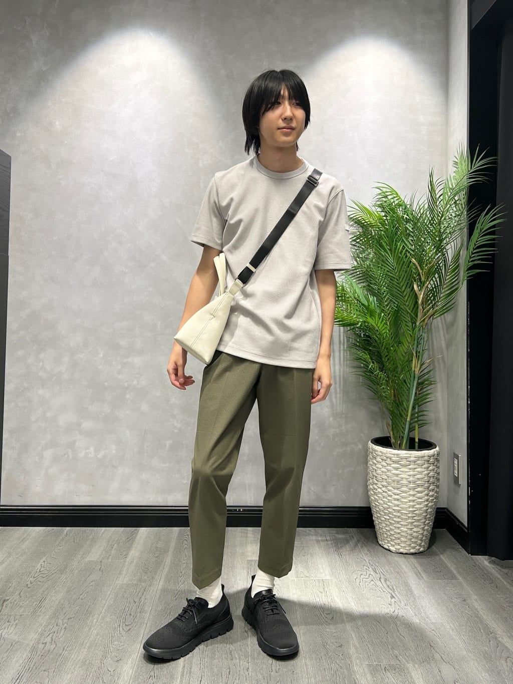 TAKEO KIKUCHIの【尾州織/Made in JAPAN】メランジ Tシャツを使ったコーディネートを紹介します。｜Rakuten Fashion(楽天ファッション／旧楽天ブランドアベニュー)6013443
