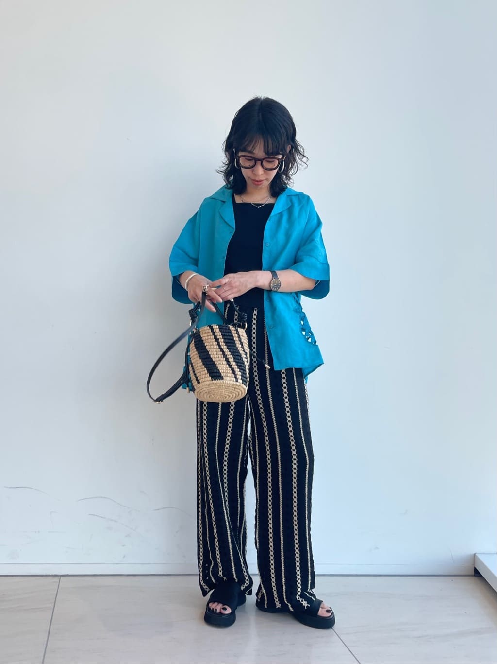 Vinのクロシェレースワイドパンツを使ったコーディネートを紹介します。｜Rakuten Fashion(楽天ファッション／旧楽天ブランドアベニュー)6013772