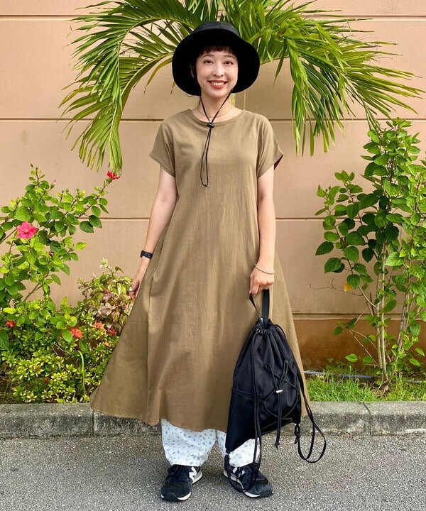 BEAMS HEARTの小花柄 カーゴパンツを使ったコーディネートを紹介します。｜Rakuten Fashion(楽天ファッション／旧楽天ブランドアベニュー)6014844