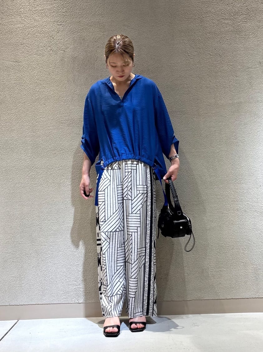 LASUDのジオメトリックプリントワイドパンツを使ったコーディネートを紹介します。｜Rakuten Fashion(楽天ファッション／旧楽天ブランドアベニュー)6016267