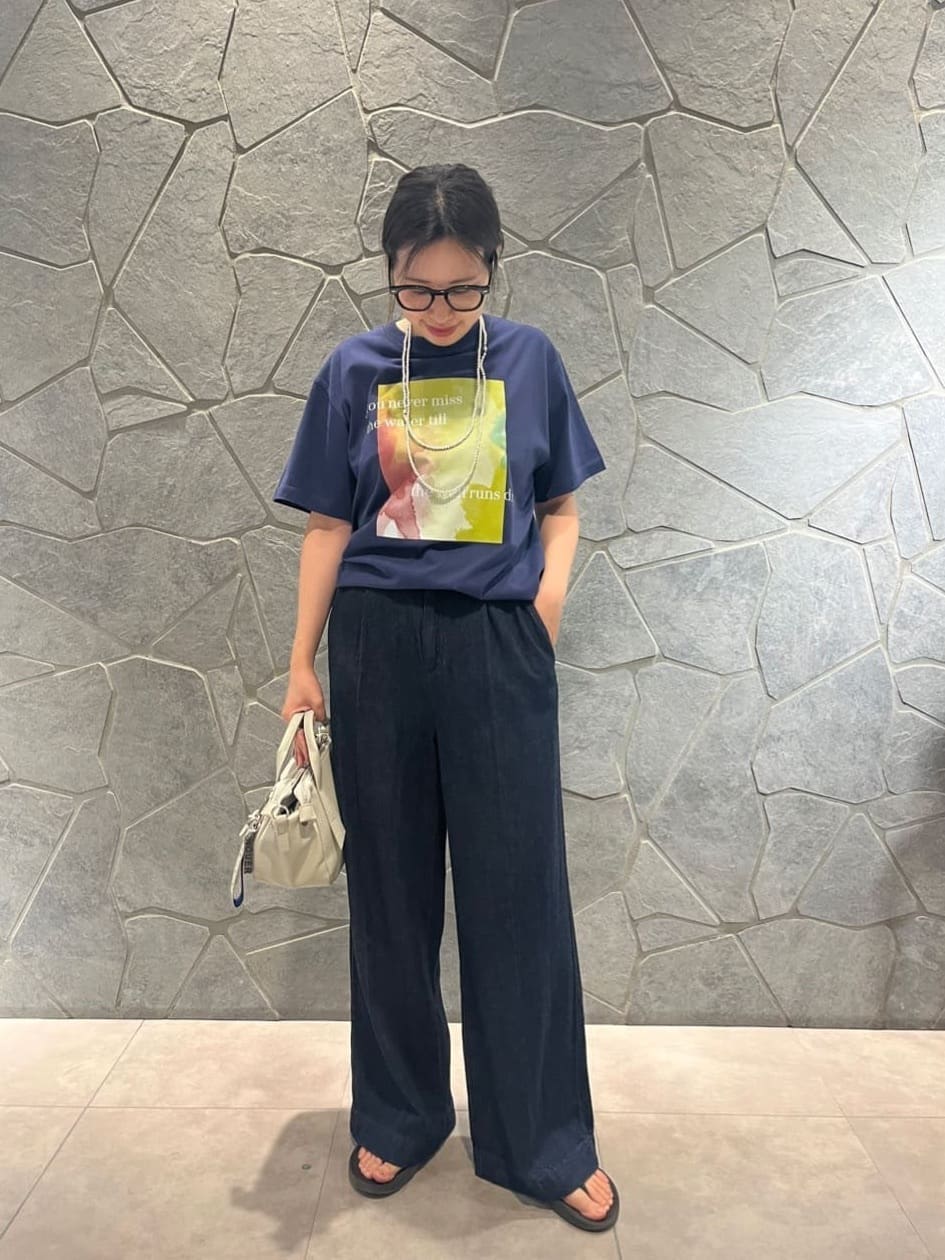 Vinのリネンミックスセンタープレスタックデニムパンツを使ったコーディネートを紹介します。｜Rakuten Fashion(楽天ファッション／旧楽天ブランドアベニュー)6023596