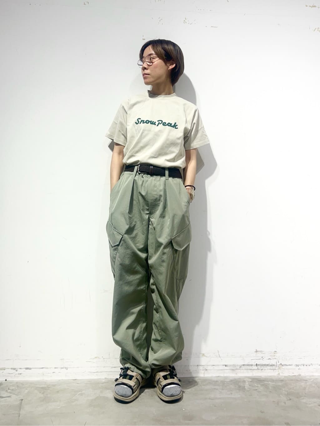 Snow PeakのSnow Peak Typography T-Shirtを使ったコーディネートを紹介します。｜Rakuten Fashion(楽天ファッション／旧楽天ブランドアベニュー)6031035