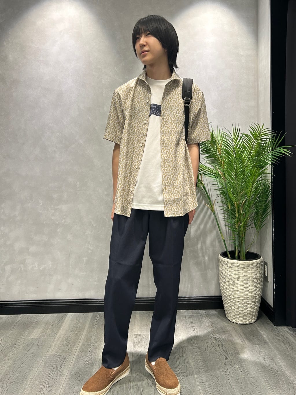 TAKEO KIKUCHIのマイクロパズル柄 半袖シャツを使ったコーディネートを紹介します。｜Rakuten Fashion(楽天ファッション／旧楽天ブランドアベニュー)6032057
