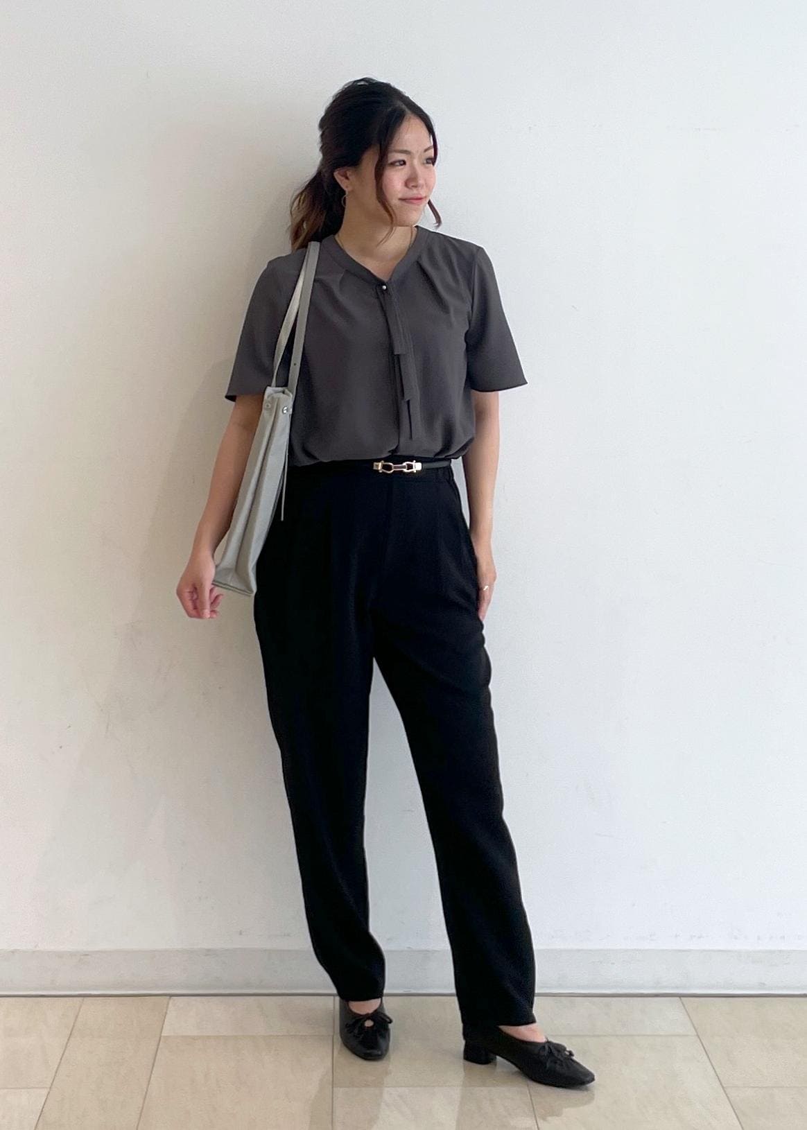 ROPE' PICNICの2サイズ展開/メタルボタンリボンタイハーフスリーブブラウス/通勤対応を使ったコーディネートを紹介します。｜Rakuten Fashion(楽天ファッション／旧楽天ブランドアベニュー)6052945