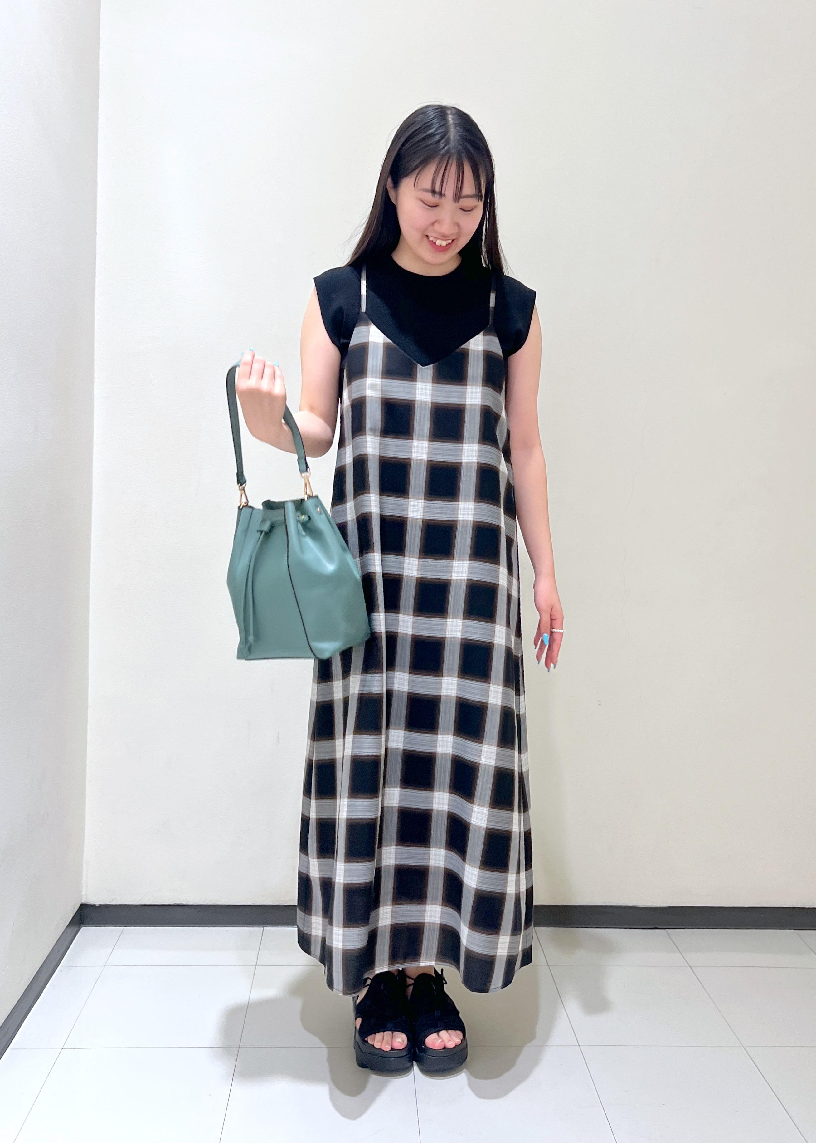 ROPE' PICNICのオンブレチェックキャミソールワンピースを使ったコーディネートを紹介します。｜Rakuten Fashion(楽天ファッション／旧楽天ブランドアベニュー)6052900