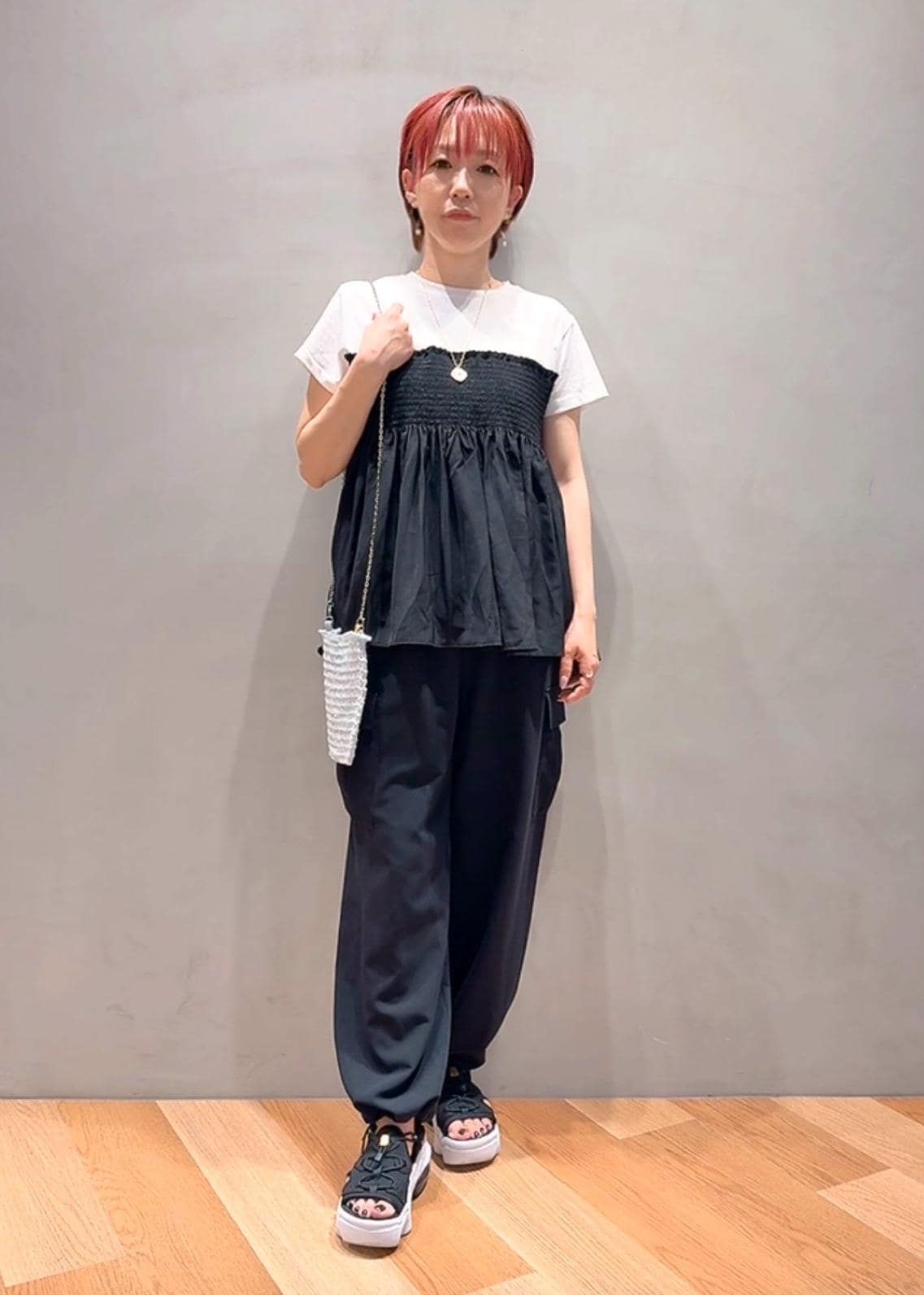 ROPE' PICNICのシャーリングビスチェ風ドッキングカットソーを使ったコーディネートを紹介します。｜Rakuten Fashion(楽天ファッション／旧楽天ブランドアベニュー)6052907