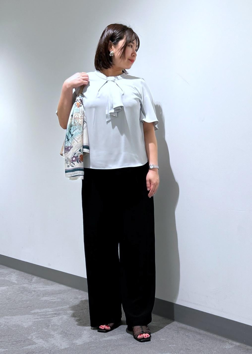 ROPE' PICNICのメタルパーツフロントフリルタイブラウス/通勤対応を使ったコーディネートを紹介します。｜Rakuten Fashion(楽天ファッション／旧楽天ブランドアベニュー)6052926