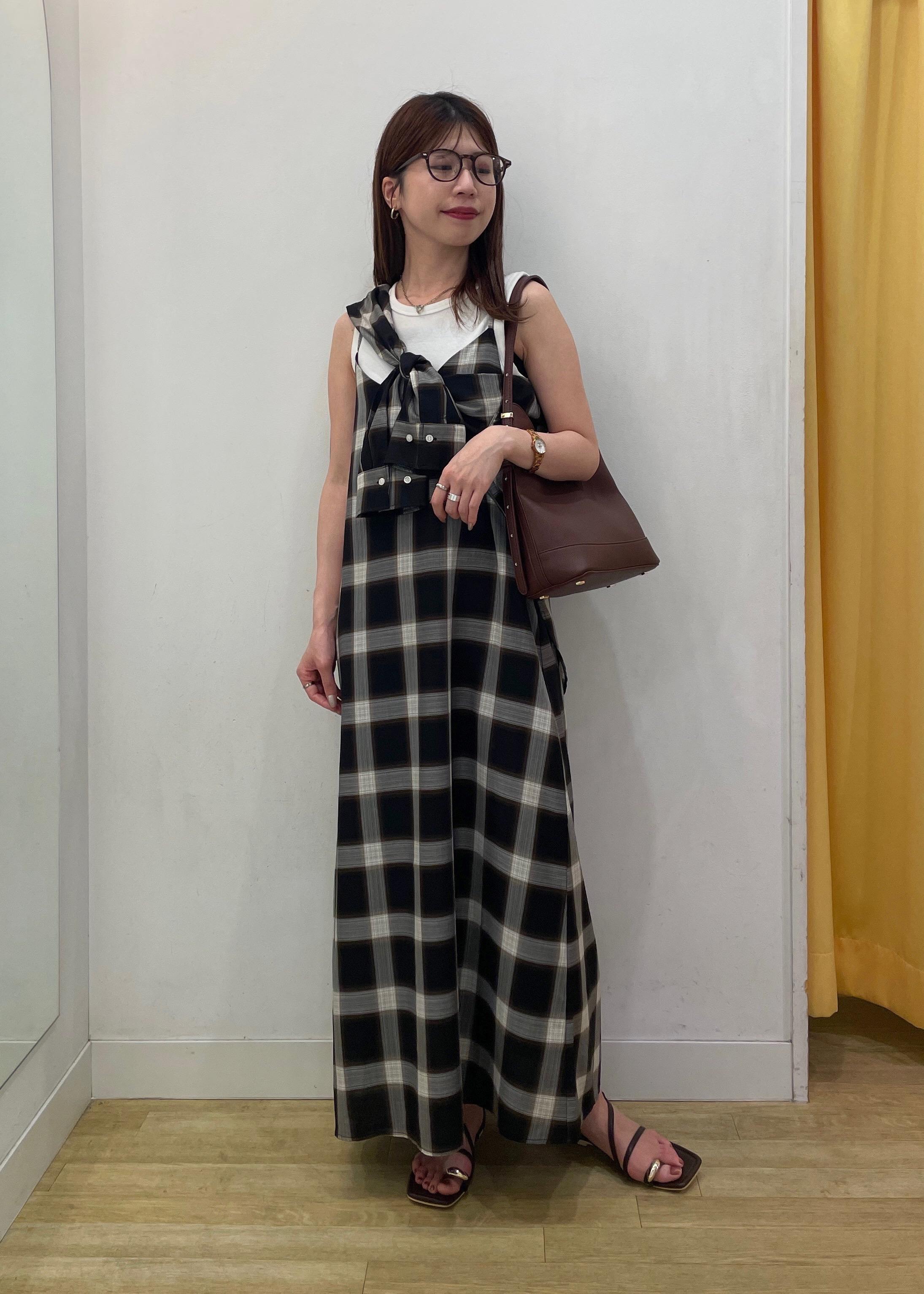 ROPE' PICNICのオンブレチェックキャミソールワンピースを使ったコーディネートを紹介します。｜Rakuten Fashion(楽天ファッション／旧楽天ブランドアベニュー)6052962