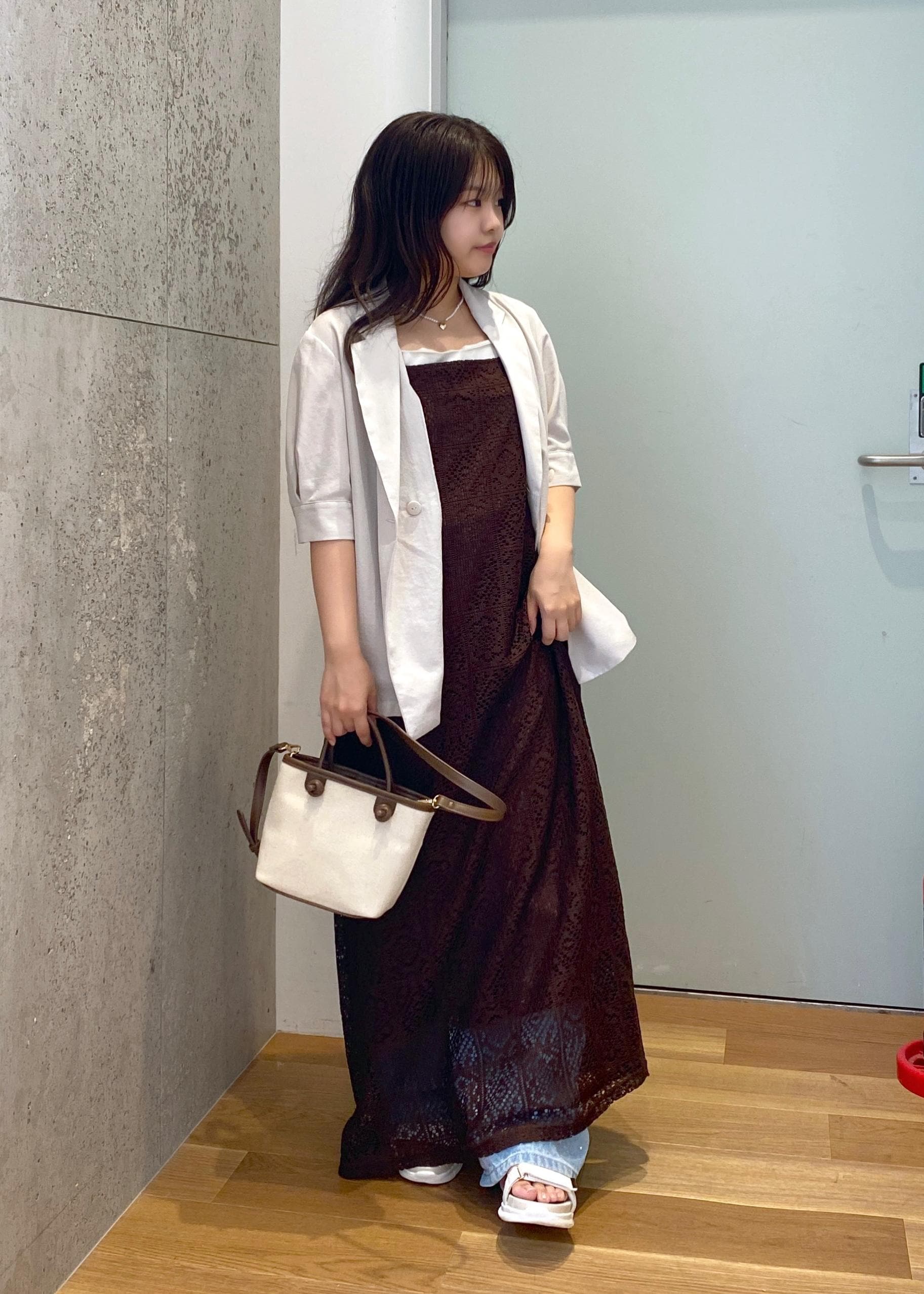 ROPE' PICNICの【ウエスト革命デニム】ウエストシェイプハイライズマムジーンズを使ったコーディネートを紹介します。｜Rakuten Fashion(楽天ファッション／旧楽天ブランドアベニュー)6052974