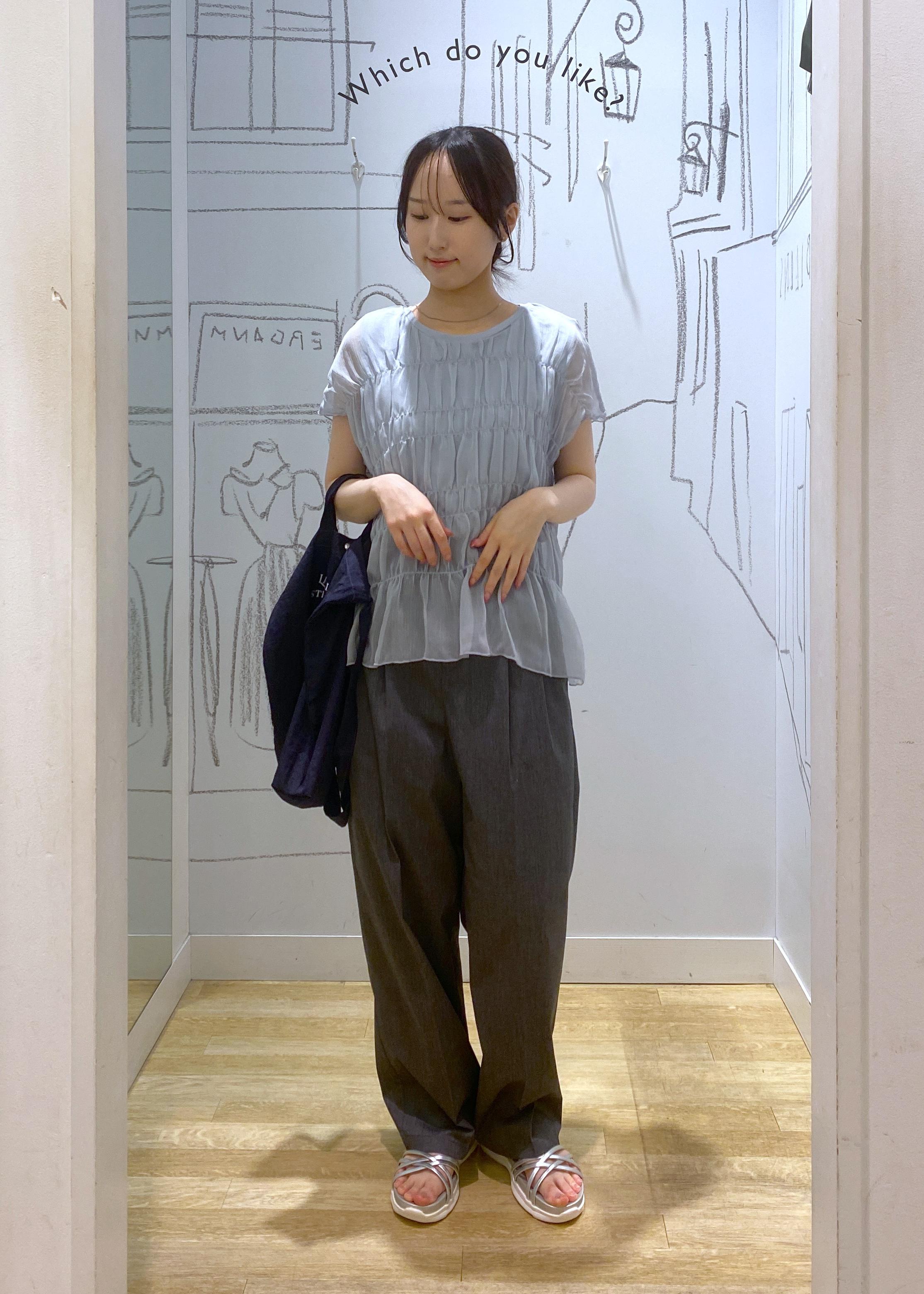 ROPE' PICNICの楊柳シャーリングシアートップスを使ったコーディネートを紹介します。｜Rakuten Fashion(楽天ファッション／旧楽天ブランドアベニュー)6052975