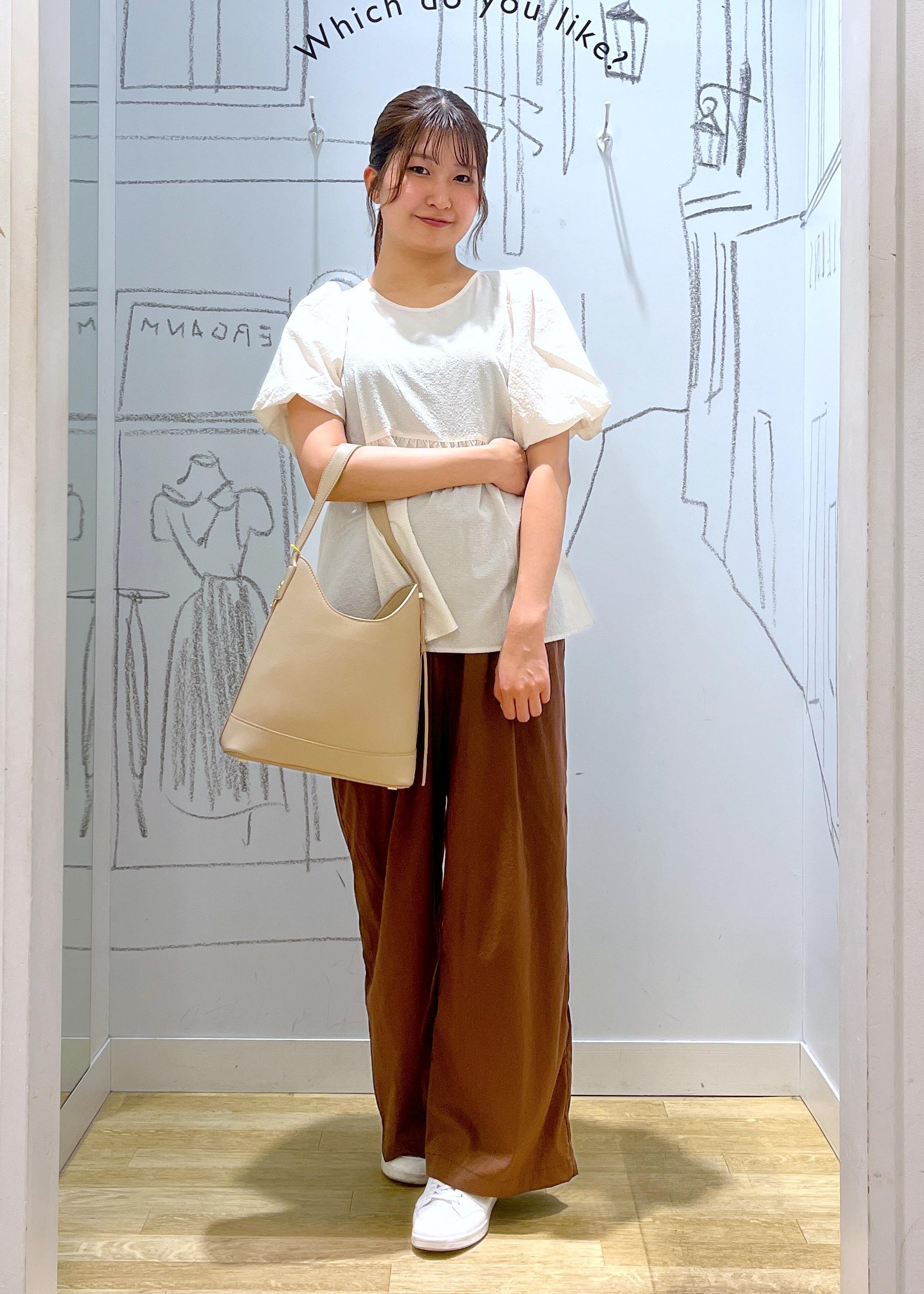 ROPE' PICNICのバルーンペプラムブラウスを使ったコーディネートを紹介します。｜Rakuten Fashion(楽天ファッション／旧楽天ブランドアベニュー)6052976