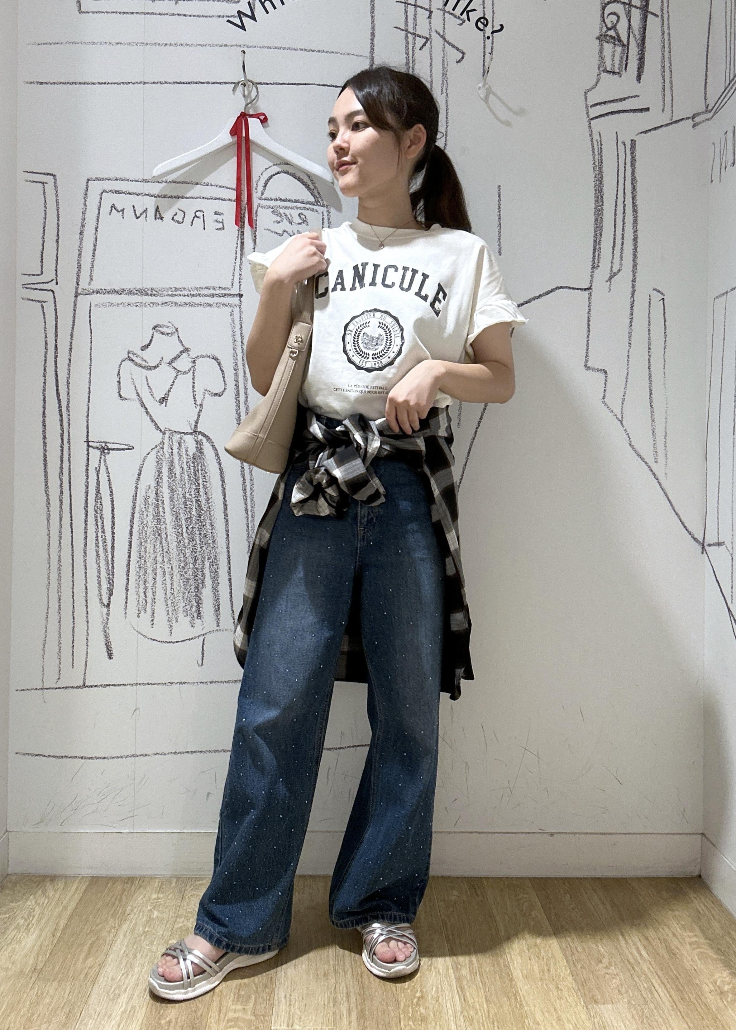ROPE' PICNICの袖フリルカレッジロゴTシャツを使ったコーディネートを紹介します。｜Rakuten Fashion(楽天ファッション／旧楽天ブランドアベニュー)6052979