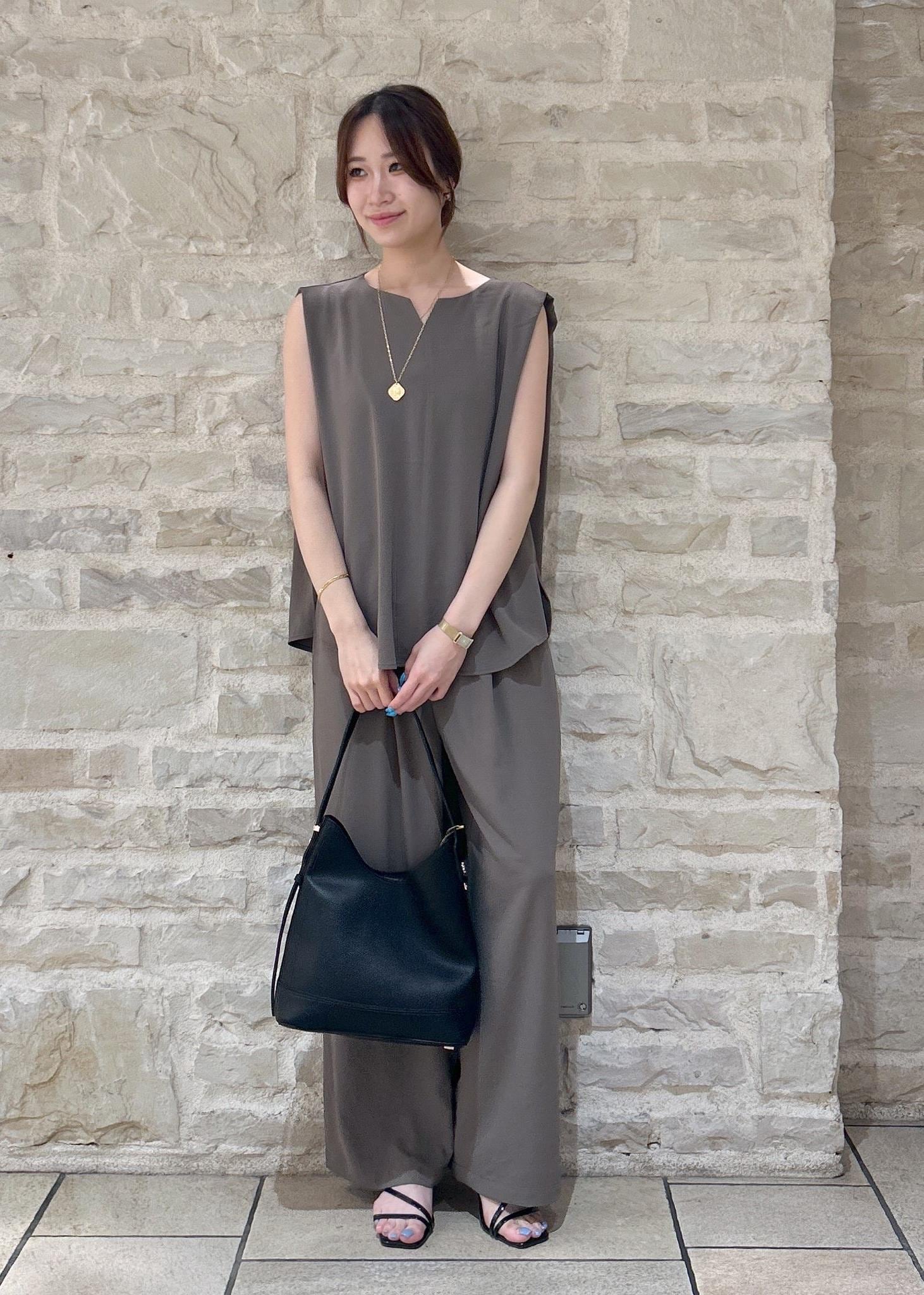 ROPE' PICNICのジョーゼット肩タックブラウス/セットアップ対応を使ったコーディネートを紹介します。｜Rakuten Fashion(楽天ファッション／旧楽天ブランドアベニュー)6052950