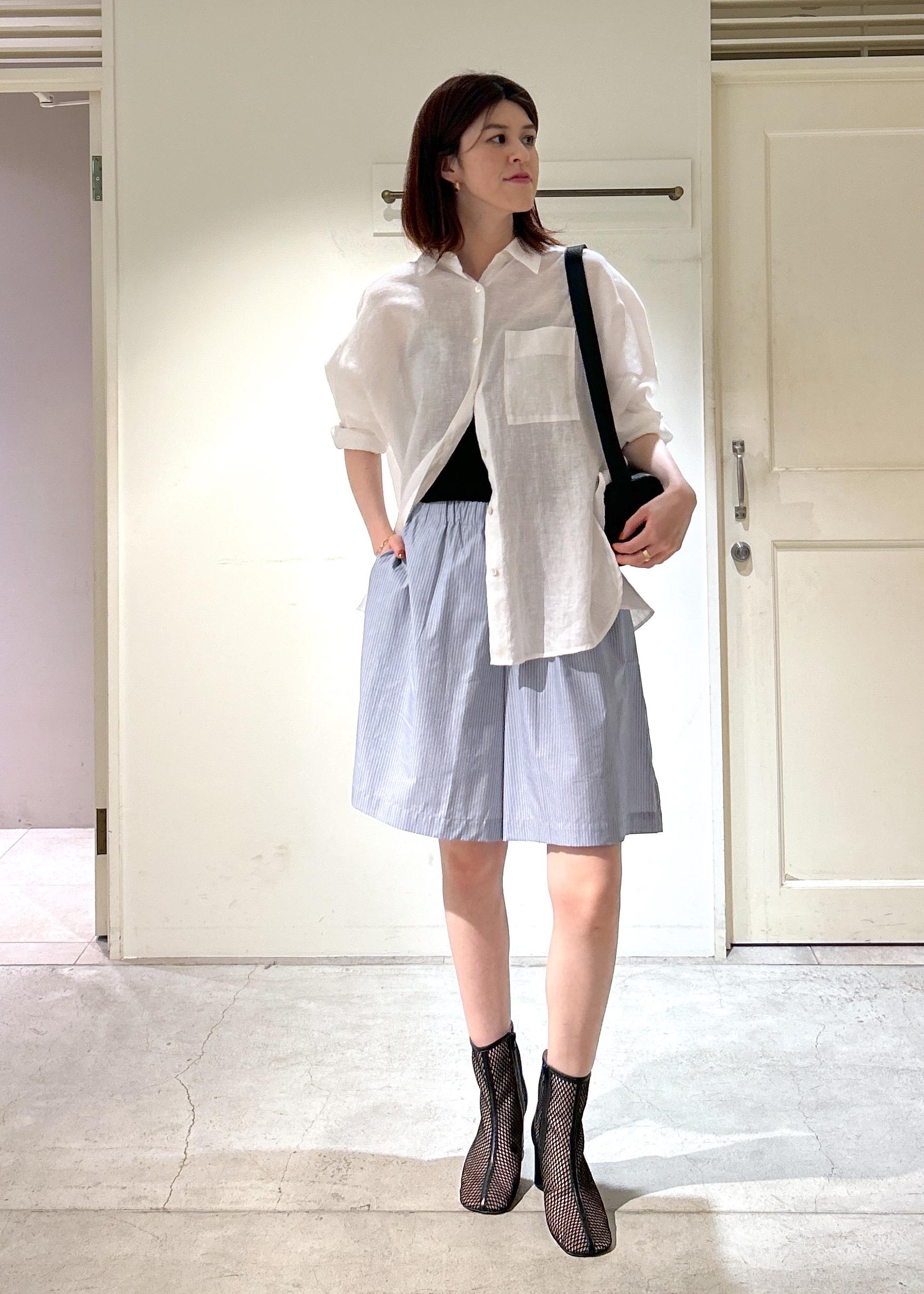 SALON adam et rope'のリネンオーバーシャツ[GENTLE LINEN]を使ったコーディネートを紹介します。｜Rakuten Fashion(楽天ファッション／旧楽天ブランドアベニュー)6052691