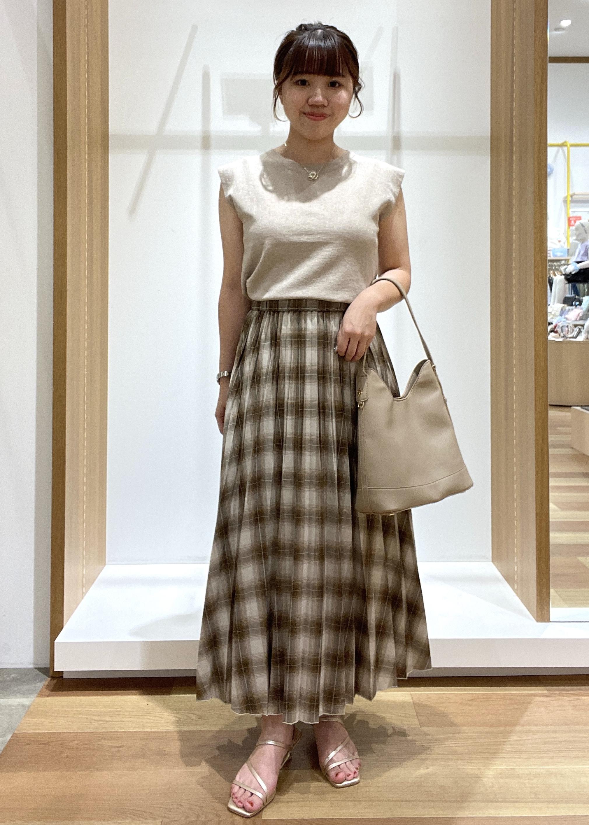 ROPE' PICNICの【洗濯機OK】LEVITAゼロスリーブサマーニットプルオーバーを使ったコーディネートを紹介します。｜Rakuten Fashion(楽天ファッション／旧楽天ブランドアベニュー)6053406