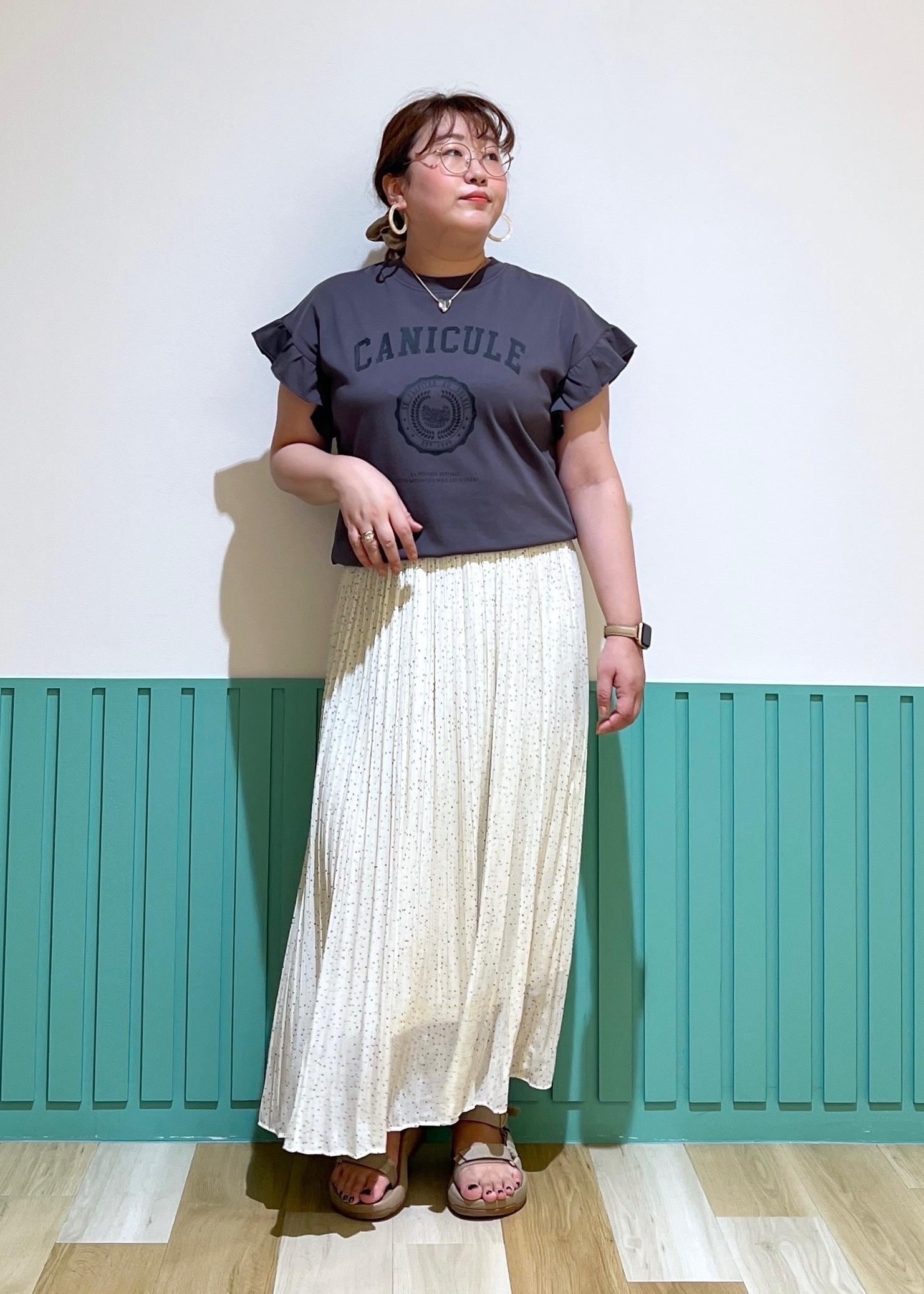 ROPE' PICNICの袖フリルカレッジロゴTシャツを使ったコーディネートを紹介します。｜Rakuten Fashion(楽天ファッション／旧楽天ブランドアベニュー)6053427