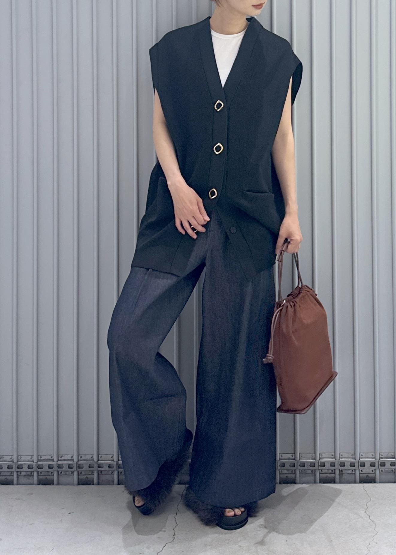 ADAM ET ROPE'の【サステナブル】ミドルニットジレを使った