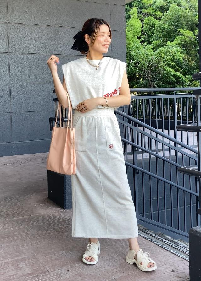 ROPE' PICNICの【Coca-Cola】【汗染み加工・セットアップ対応】ラメ入りミニ裏毛フレンチスリーブTシャツを使ったコーディネートを紹介します。｜Rakuten Fashion(楽天ファッション／旧楽天ブランドアベニュー)6117101