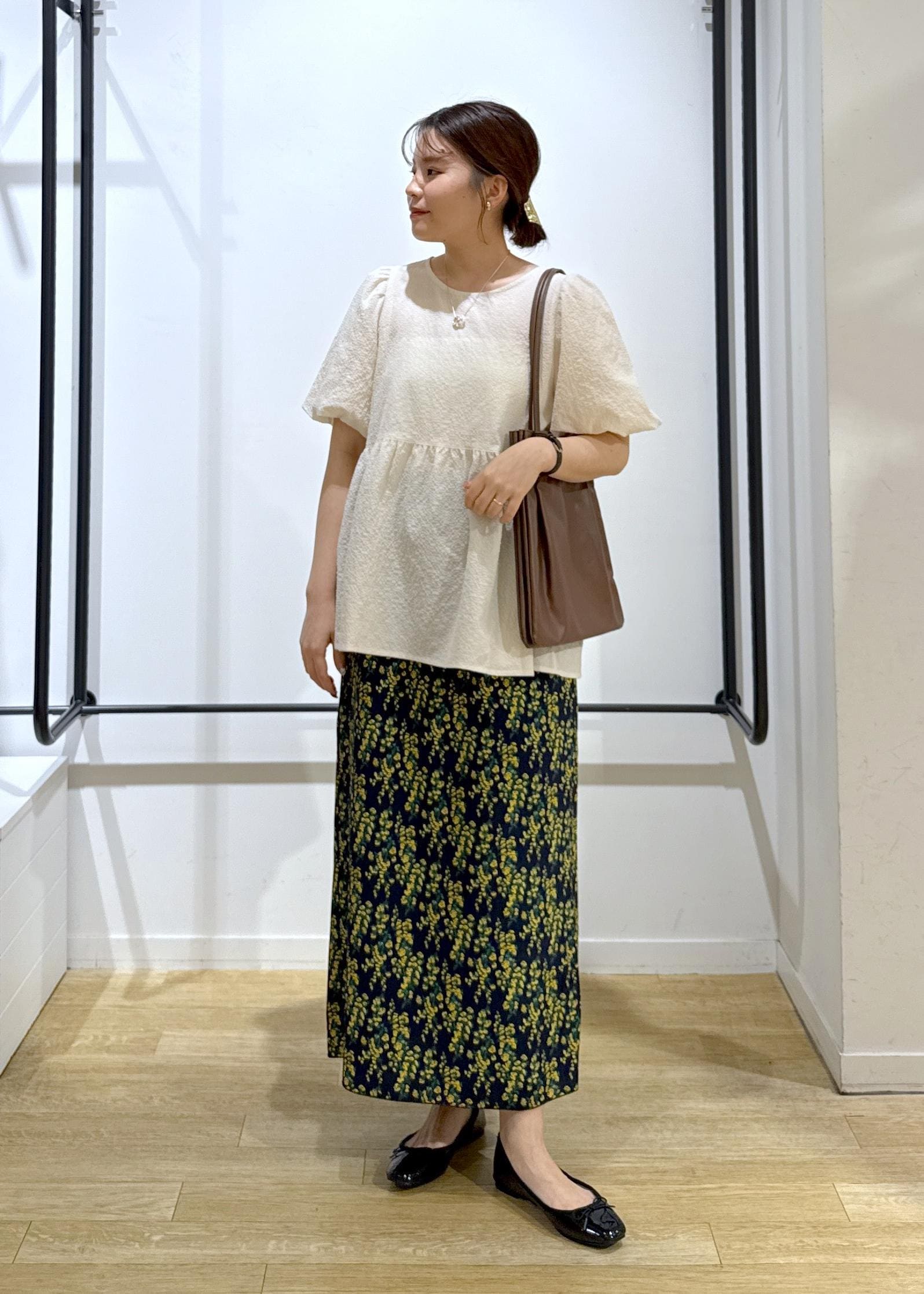 ROPE' PICNICのバルーンペプラムブラウスを使ったコーディネートを紹介します。｜Rakuten Fashion(楽天ファッション／旧楽天ブランドアベニュー)6117104