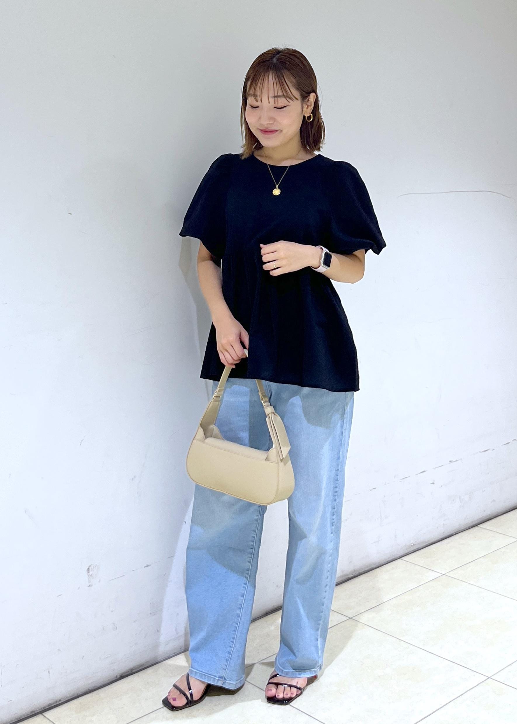 ROPE' PICNICのバルーンペプラムブラウスを使ったコーディネートを紹介します。｜Rakuten Fashion(楽天ファッション／旧楽天ブランドアベニュー)6117111