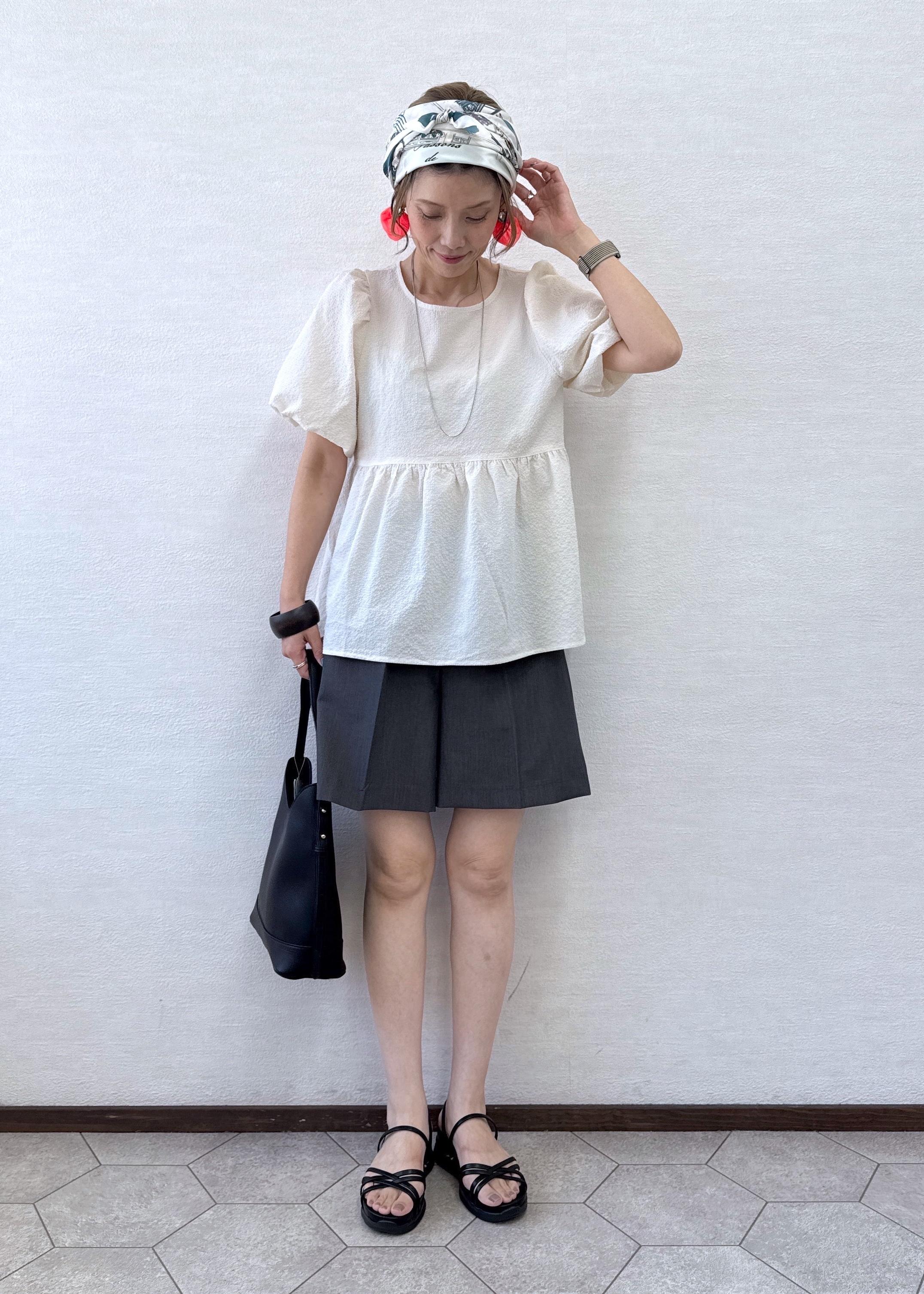 ROPE' PICNICのバルーンペプラムブラウスを使ったコーディネートを紹介します。｜Rakuten Fashion(楽天ファッション／旧楽天ブランドアベニュー)6117159