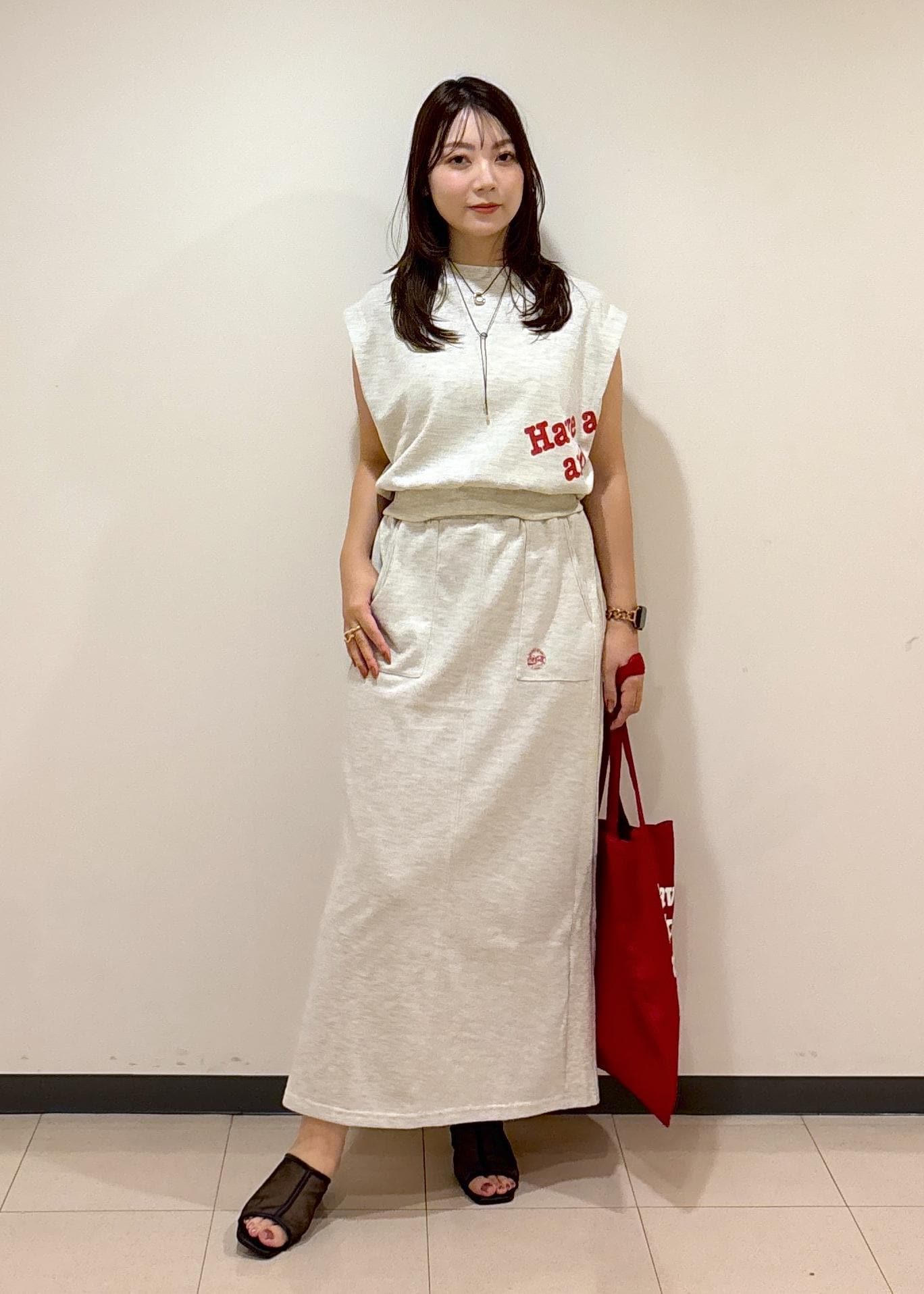 ROPE' PICNICの【Coca-Cola】【汗染み加工・セットアップ対応】ラメ入りミニ裏毛フレンチスリーブTシャツを使ったコーディネートを紹介します。｜Rakuten Fashion(楽天ファッション／旧楽天ブランドアベニュー)6117177