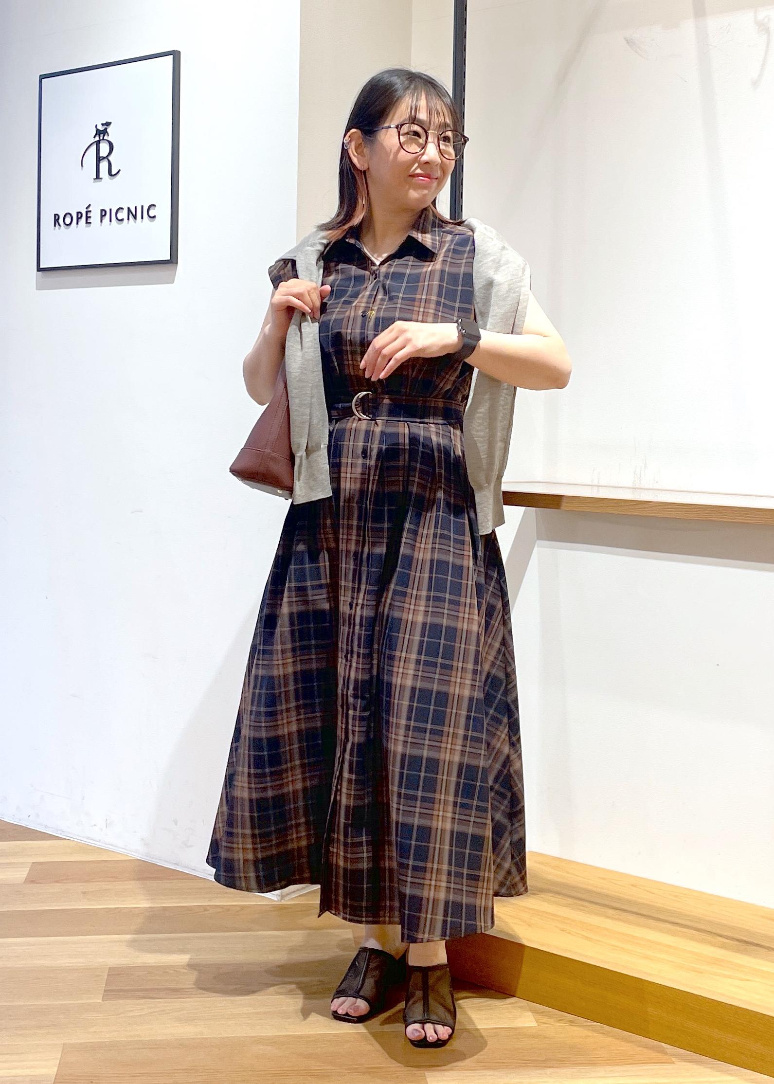 ROPE' PICNICのウエストタックチェックアソートワンピースを使ったコーディネートを紹介します。｜Rakuten Fashion(楽天ファッション／旧楽天ブランドアベニュー)6117179