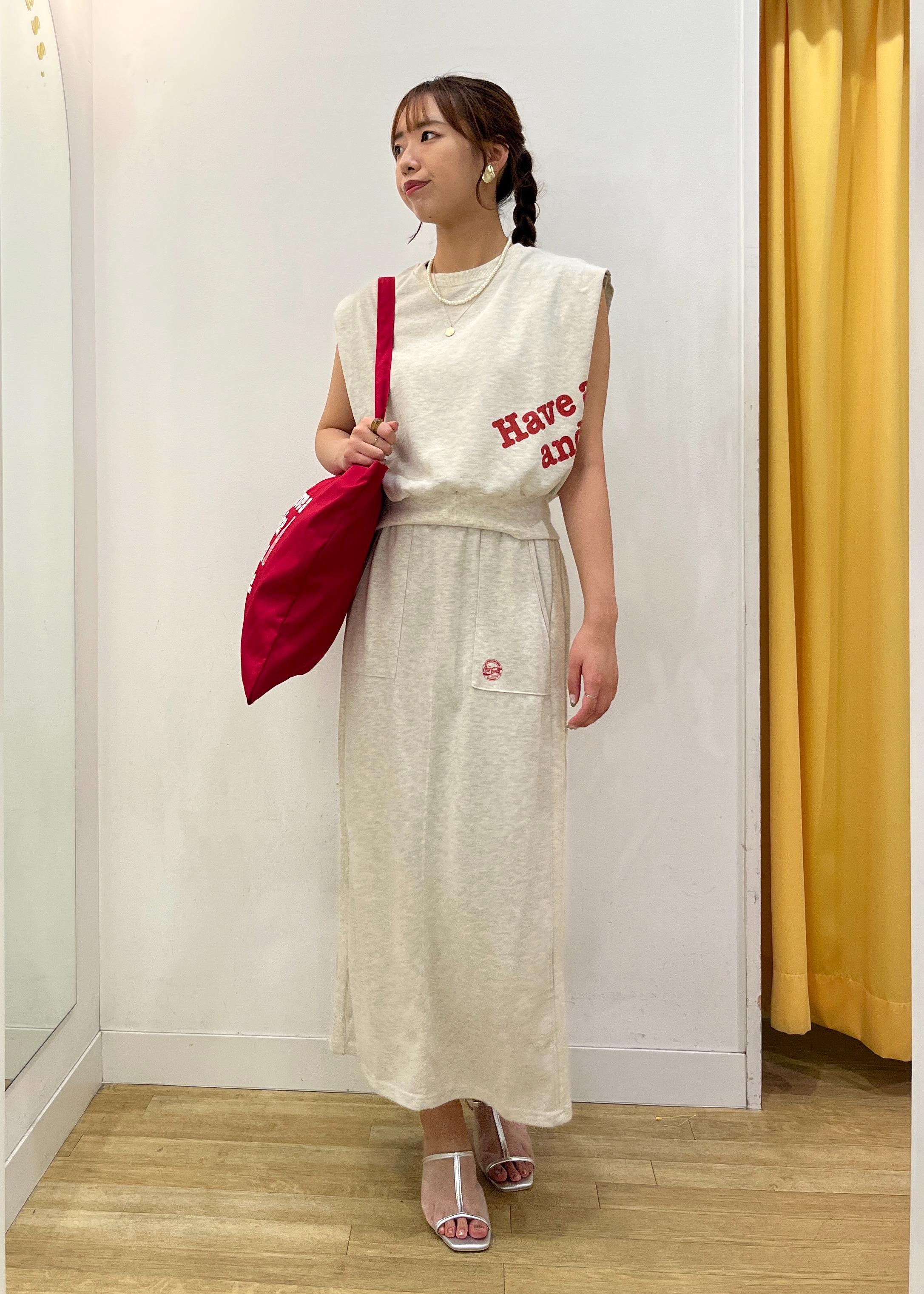 ROPE' PICNICの【Coca-Cola】【汗染み加工・セットアップ対応】ラメ入りミニ裏毛フレンチスリーブTシャツを使ったコーディネートを紹介します。｜Rakuten Fashion(楽天ファッション／旧楽天ブランドアベニュー)6117198