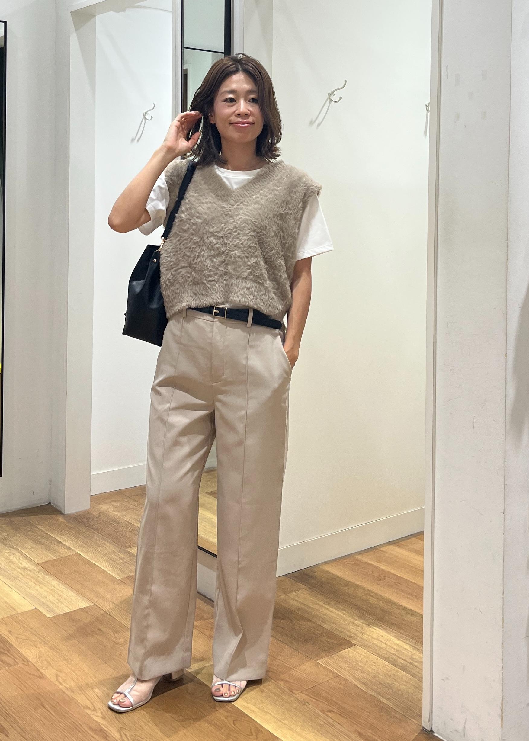 ROPE' PICNICのショートフェザーニットベストを使ったコーディネートを紹介します。｜Rakuten Fashion(楽天ファッション／旧楽天ブランドアベニュー)6117200