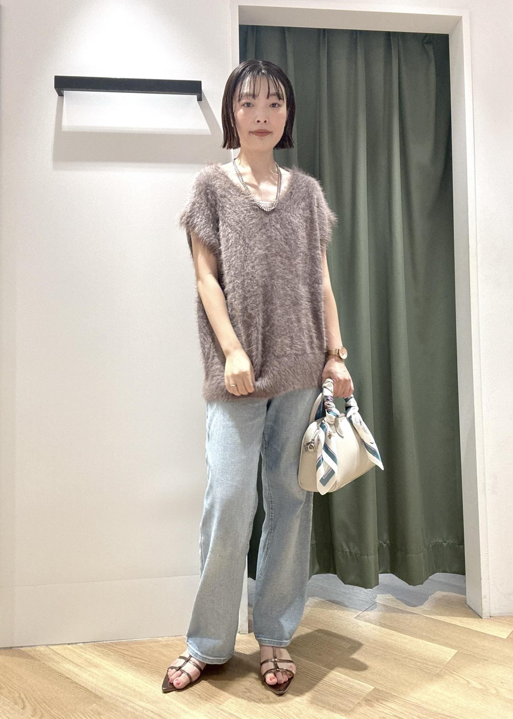 ROPE' PICNICのシャギーニットベストを使ったコーディネートを紹介します。｜Rakuten Fashion(楽天ファッション／旧楽天ブランドアベニュー)6117203