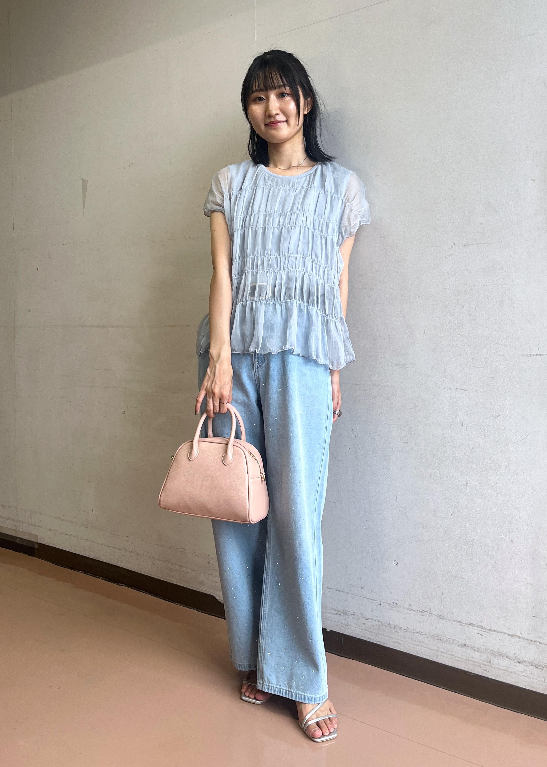 ROPE' PICNICの楊柳シャーリングシアートップスを使ったコーディネートを紹介します。｜Rakuten Fashion(楽天ファッション／旧楽天ブランドアベニュー)6117223