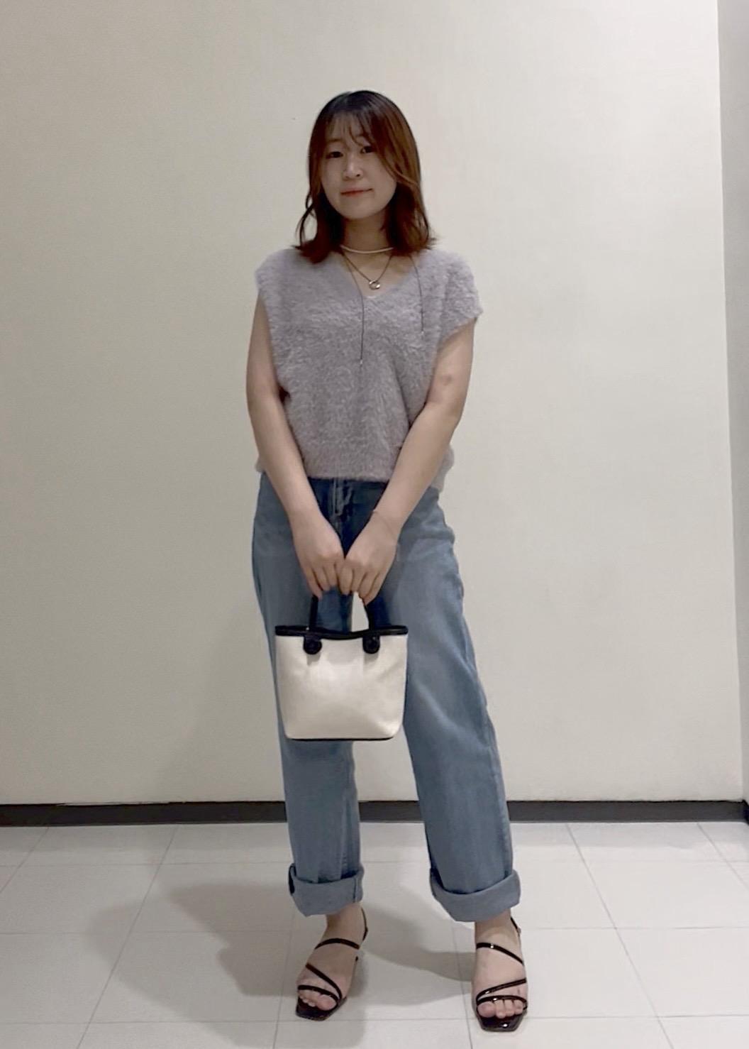 ROPE' PICNICの【ウエスト革命デニム】ウエストシェイプハイライズマムジーンズを使ったコーディネートを紹介します。｜Rakuten Fashion(楽天ファッション／旧楽天ブランドアベニュー)6117135