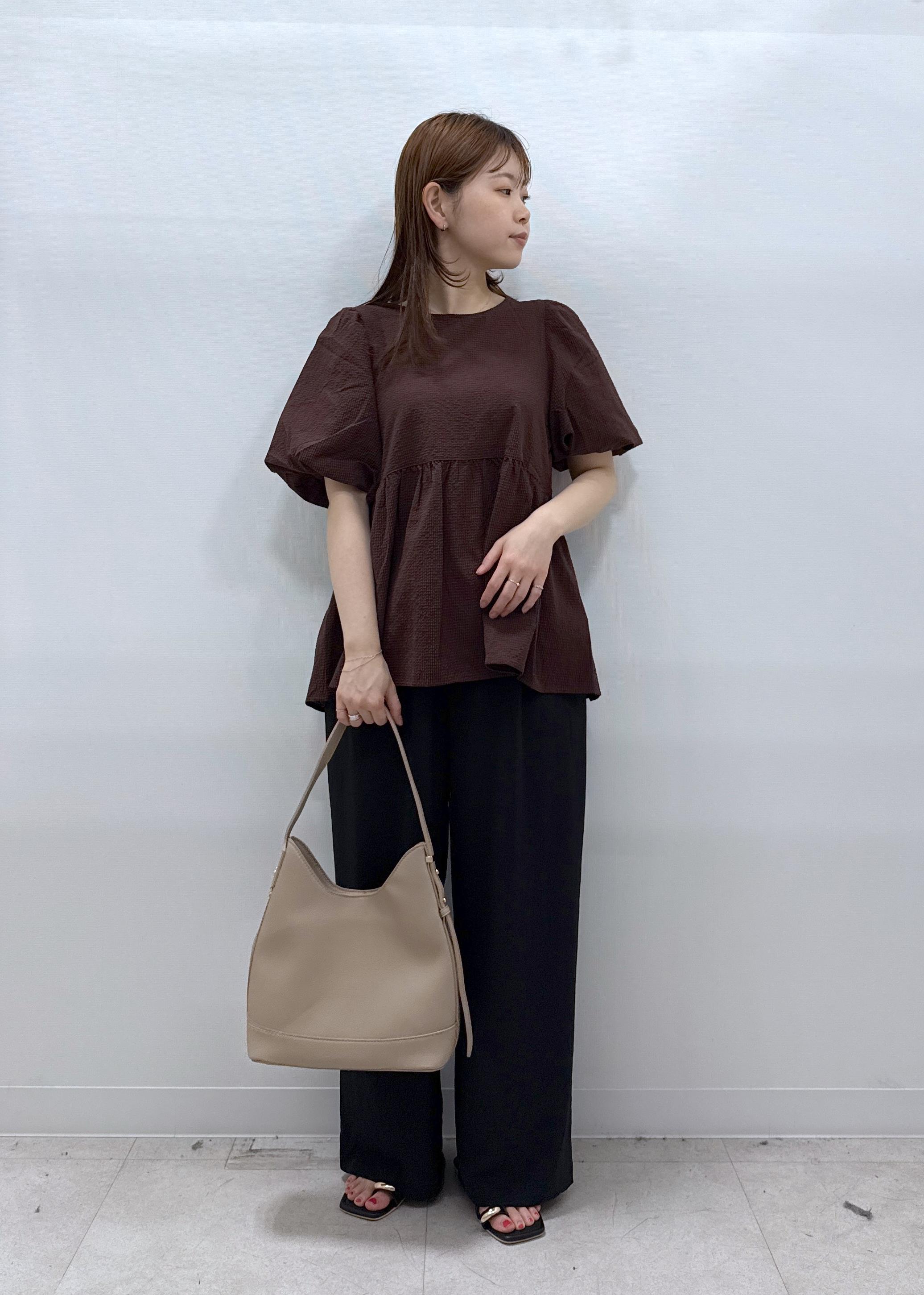 ROPE' PICNICのバルーンペプラムブラウスを使ったコーディネートを紹介します。｜Rakuten Fashion(楽天ファッション／旧楽天ブランドアベニュー)6117237