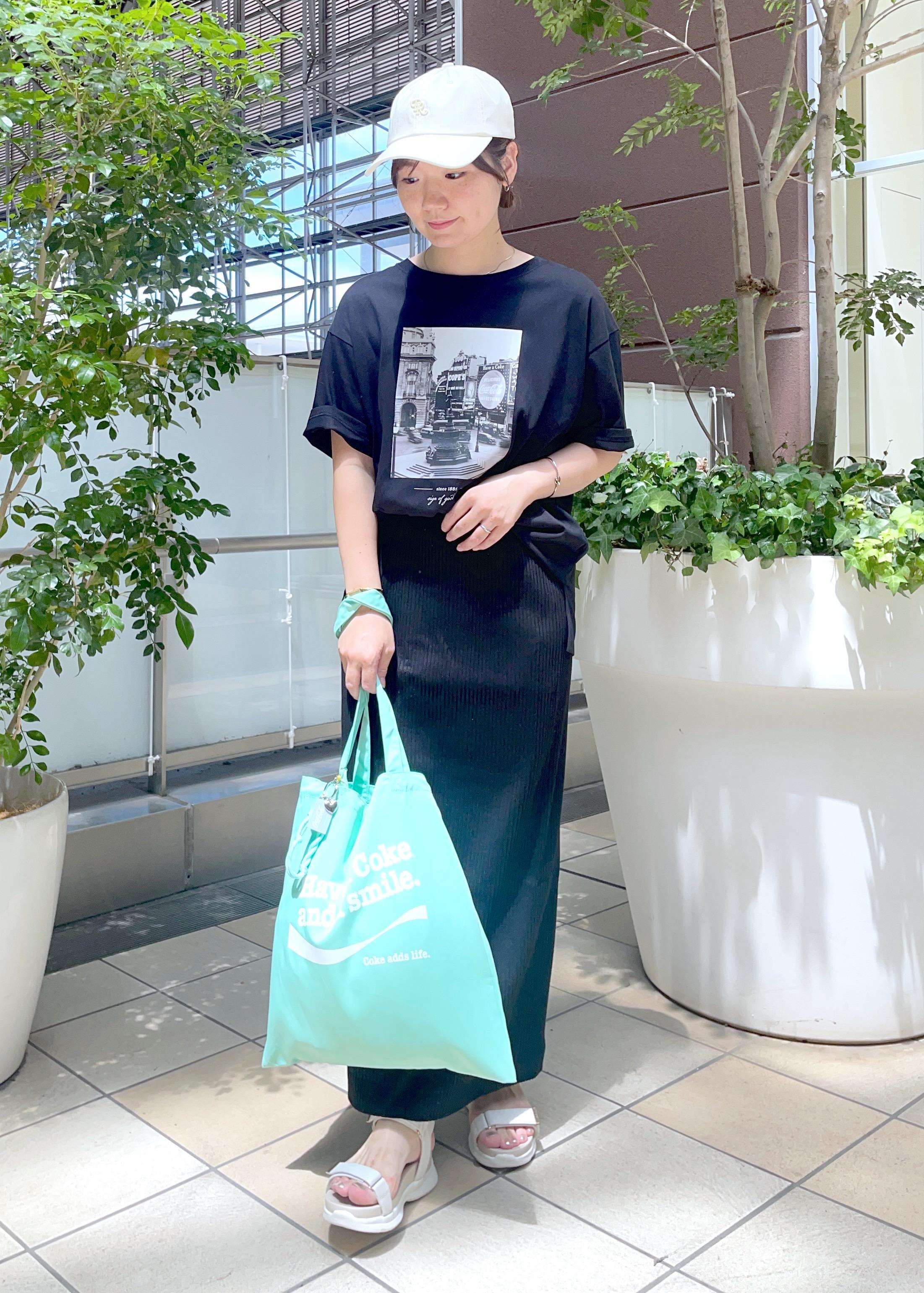 ROPE' PICNICの【Coca-Cola】【汗染み加工】アソートグラフィックTシャツを使ったコーディネートを紹介します。｜Rakuten Fashion(楽天ファッション／旧楽天ブランドアベニュー)6117253