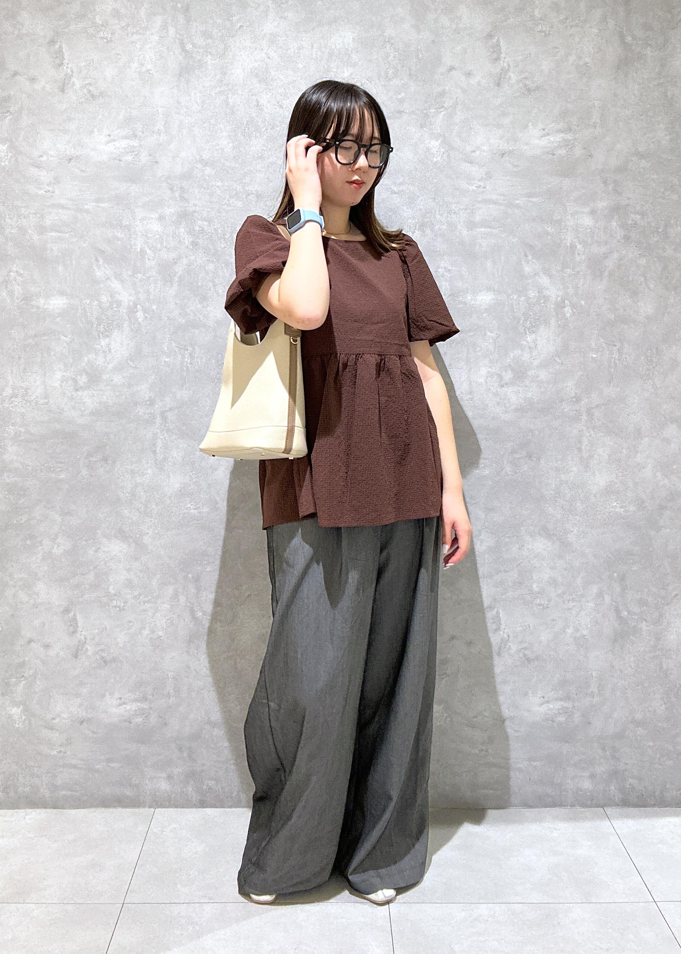 ROPE' PICNICのバルーンペプラムブラウスを使ったコーディネートを紹介します。｜Rakuten Fashion(楽天ファッション／旧楽天ブランドアベニュー)6117255