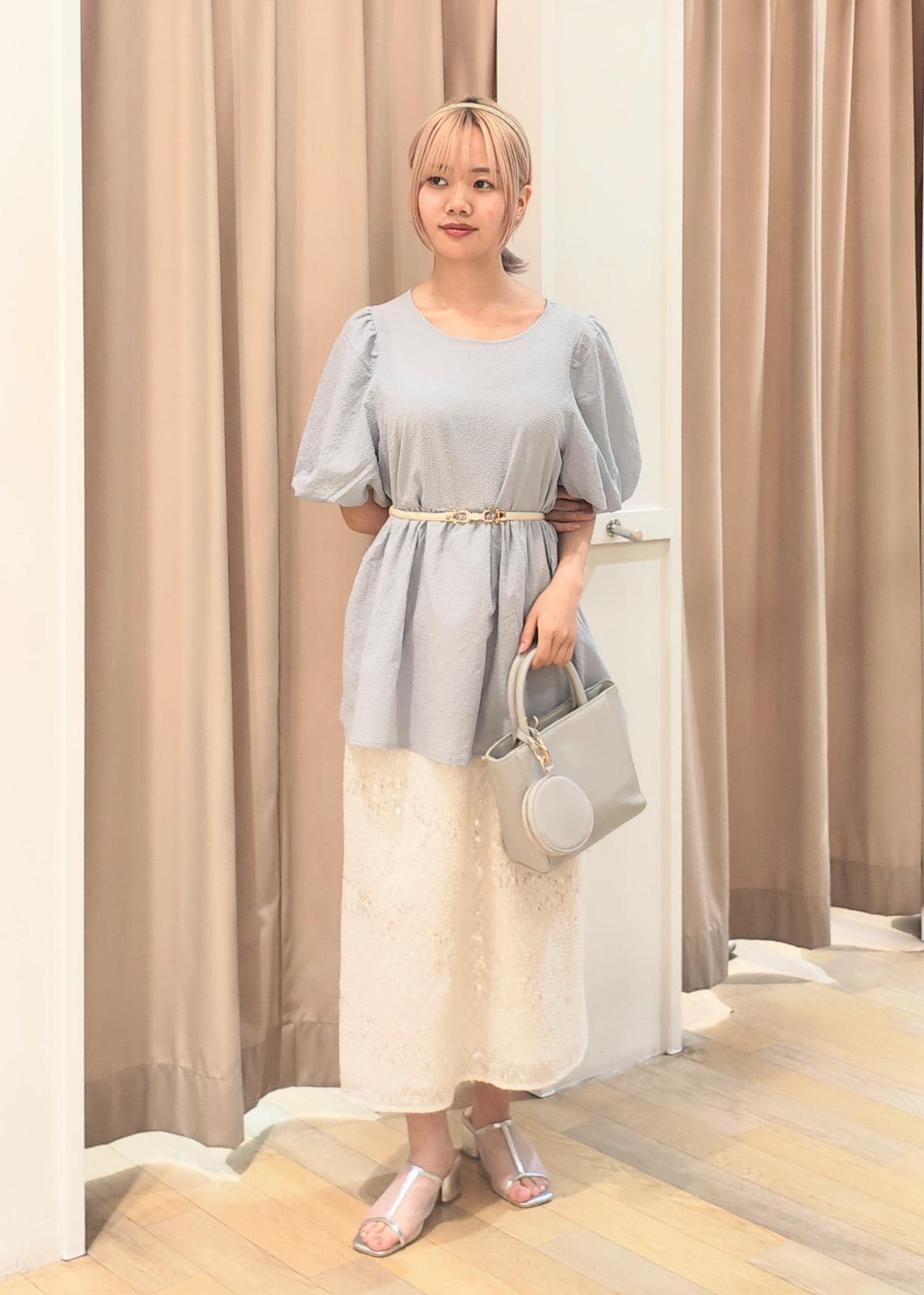 ROPE' PICNICのバルーンペプラムブラウスを使ったコーディネートを紹介します。｜Rakuten Fashion(楽天ファッション／旧楽天ブランドアベニュー)6117291