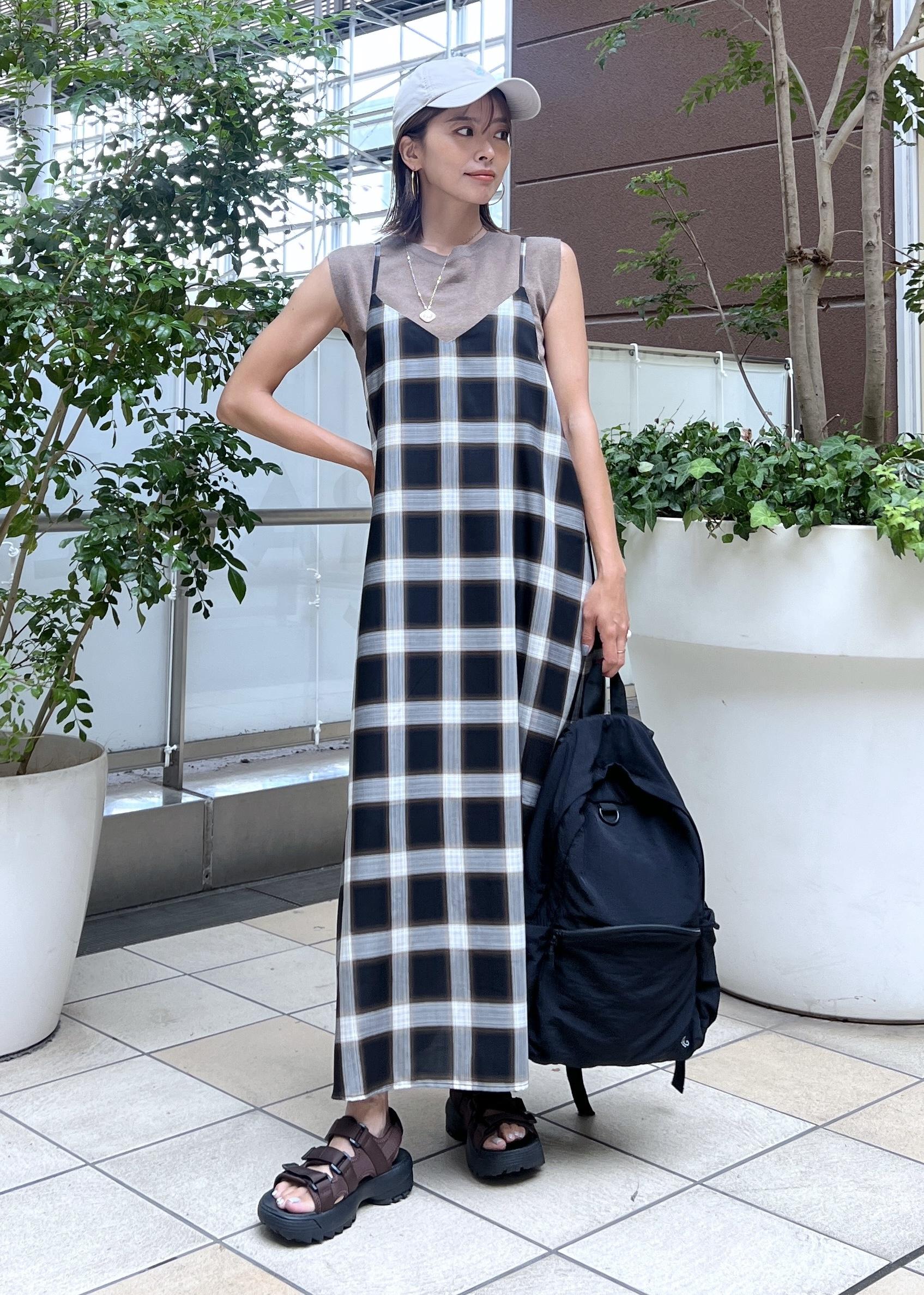 ROPE' PICNICの【洗濯機OK】LEVITAゼロスリーブサマーニットプルオーバーを使ったコーディネートを紹介します。｜Rakuten Fashion(楽天ファッション／旧楽天ブランドアベニュー)6117230