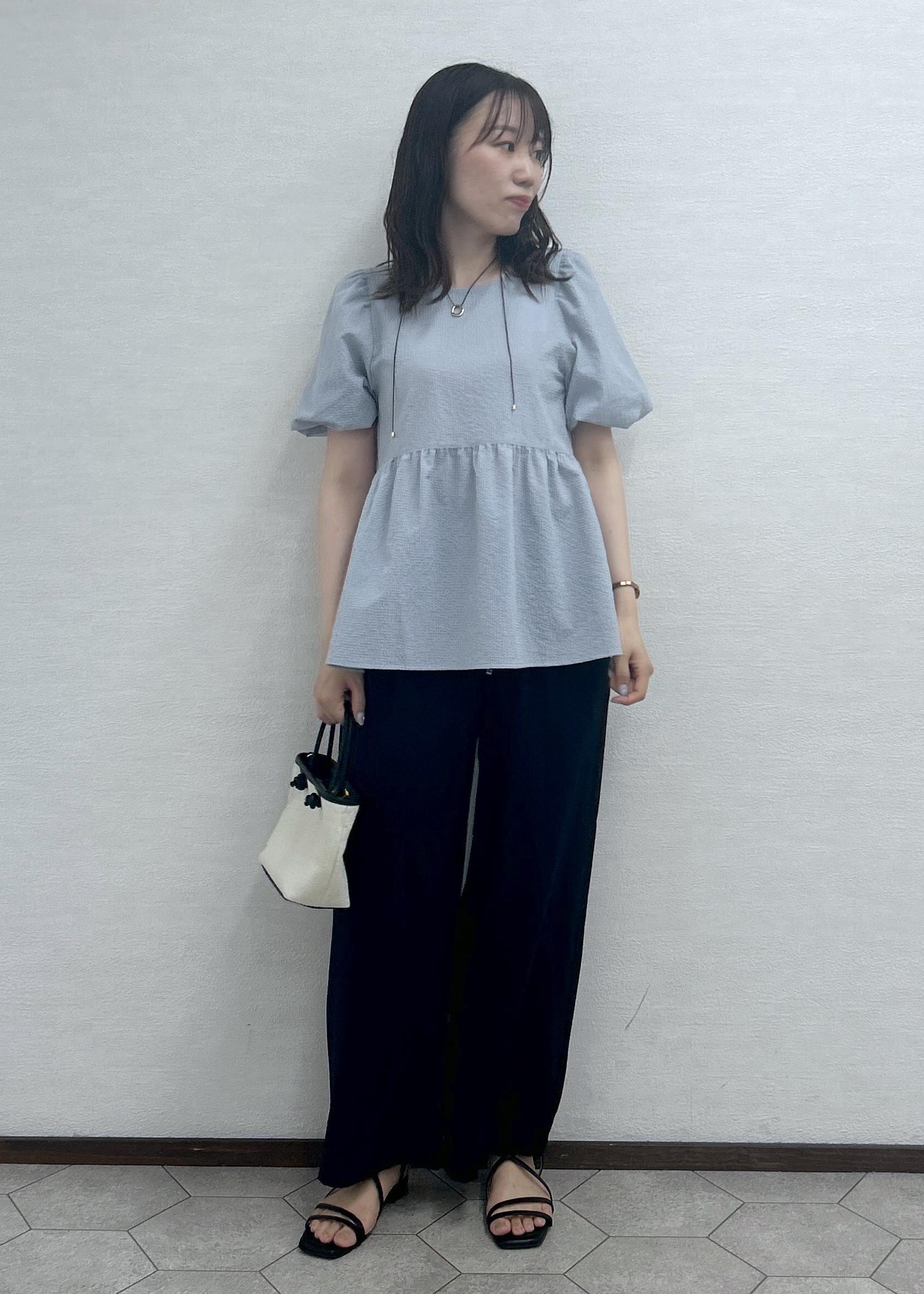 ROPE' PICNICのバルーンペプラムブラウスを使ったコーディネートを紹介します。｜Rakuten Fashion(楽天ファッション／旧楽天ブランドアベニュー)6117295