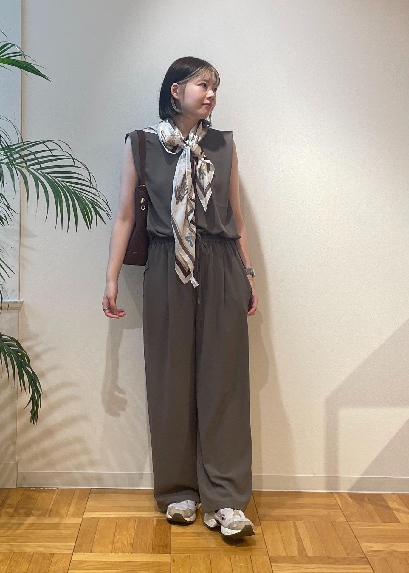 ROPE' PICNICのジョーゼット肩タックブラウス/セットアップ対応を使ったコーディネートを紹介します。｜Rakuten Fashion(楽天ファッション／旧楽天ブランドアベニュー)6117307