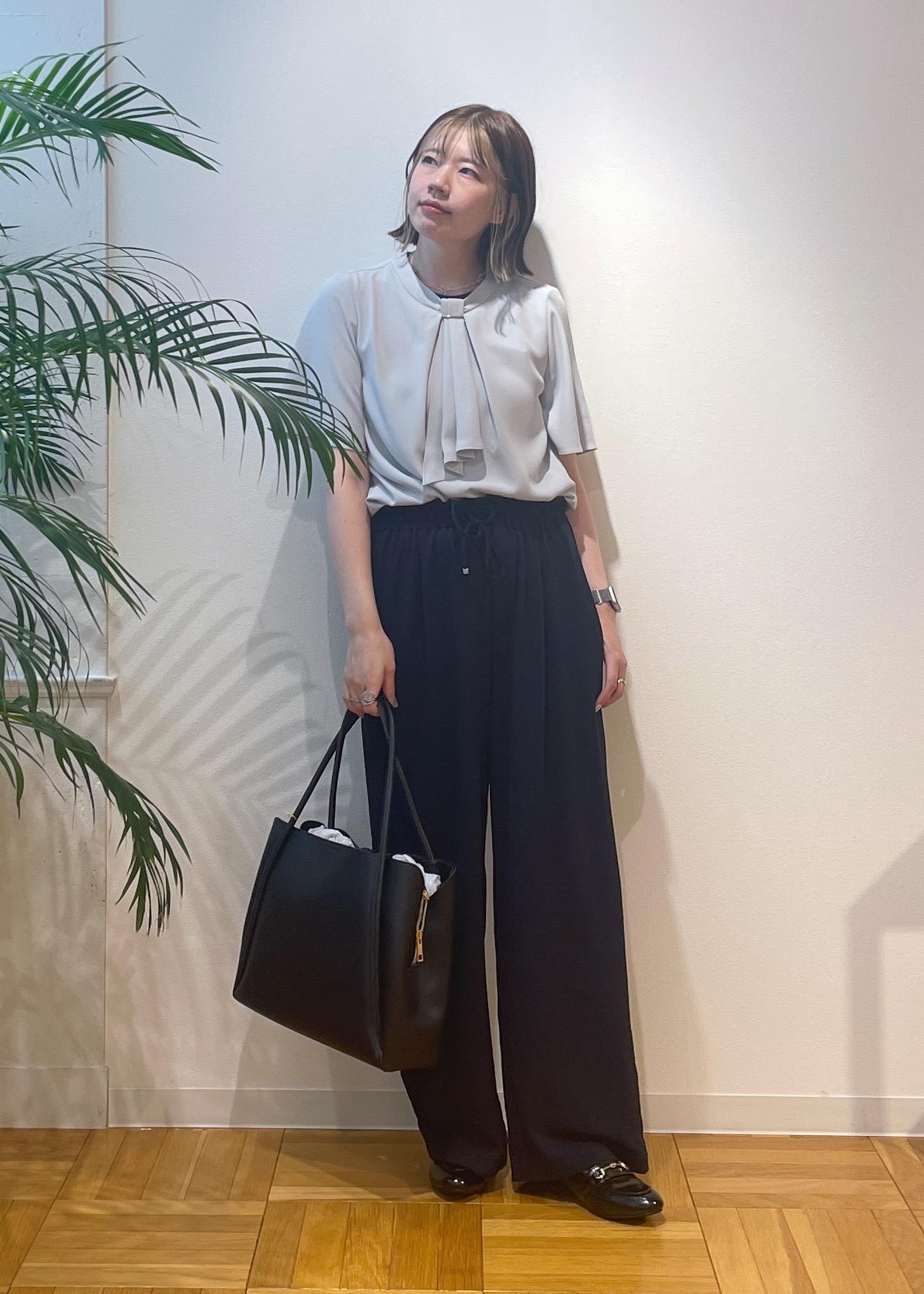 ROPE' PICNICのメタルパーツフロントフリルタイブラウス/通勤対応を使ったコーディネートを紹介します。｜Rakuten Fashion(楽天ファッション／旧楽天ブランドアベニュー)6117310