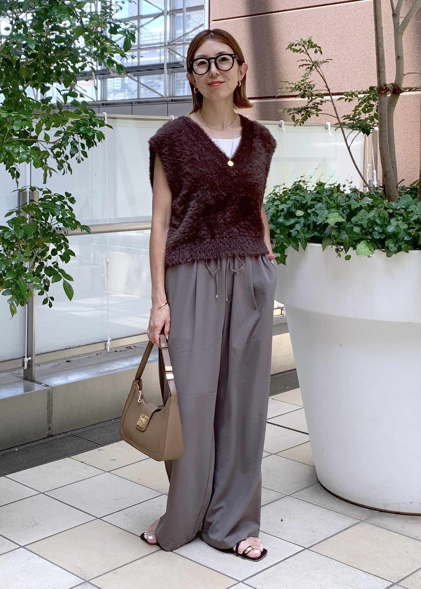 ROPE' PICNICのショートフェザーニットベストを使ったコーディネートを紹介します。｜Rakuten Fashion(楽天ファッション／旧楽天ブランドアベニュー)6117320