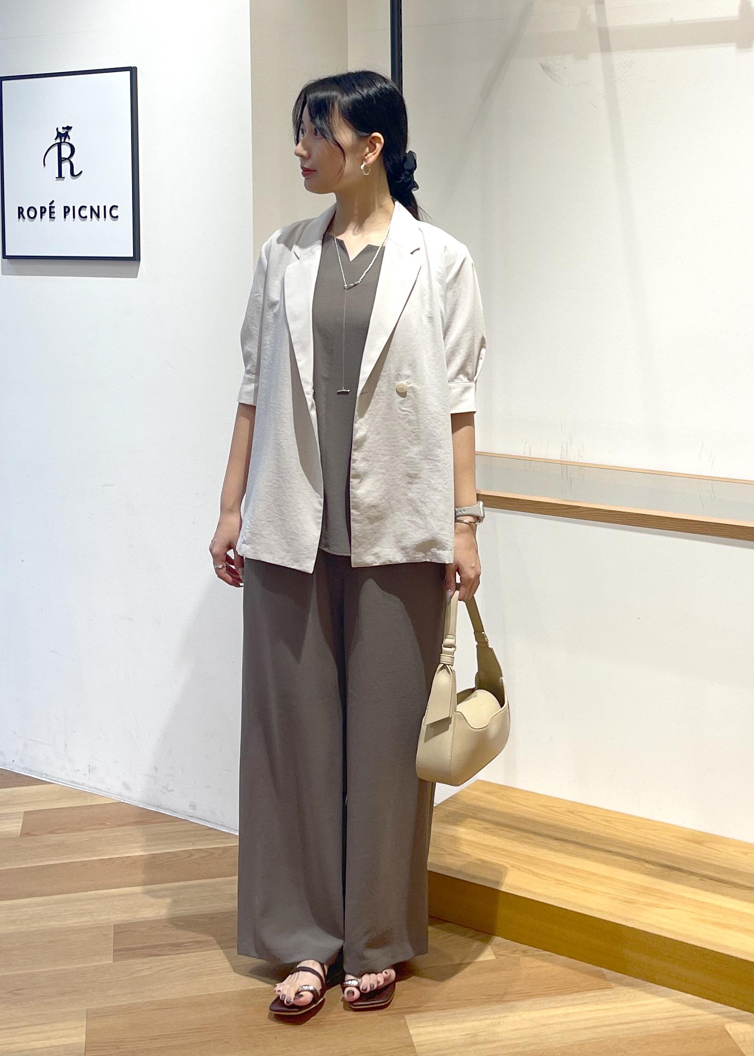 ROPE' PICNICのジャケットライクシャツを使ったコーディネートを紹介します。｜Rakuten Fashion(楽天ファッション／旧楽天ブランドアベニュー)6117356