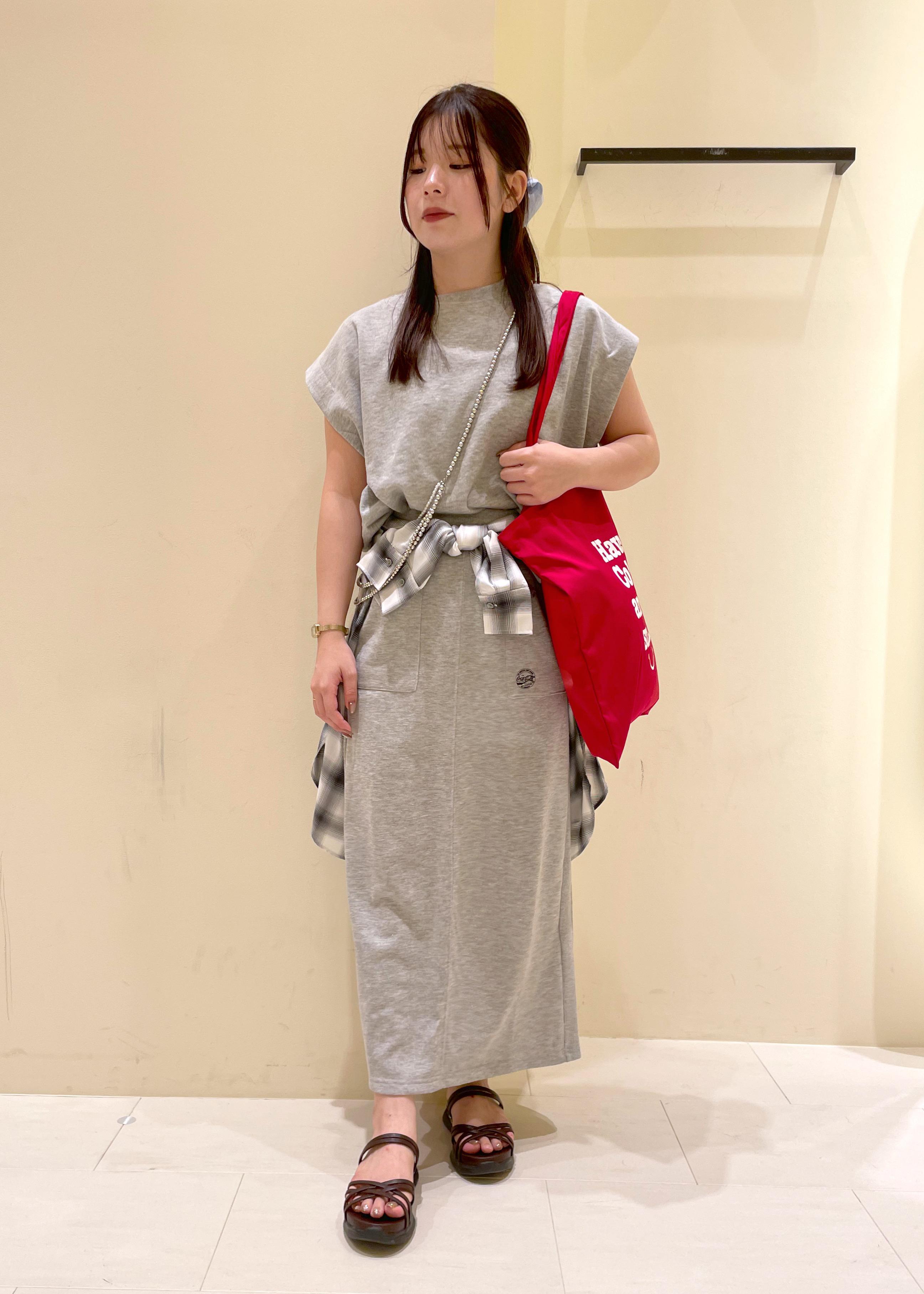 ROPE' PICNICの【Coca-Cola】【汗染み加工・セットアップ対応】ラメ入りミニ裏毛フレンチスリーブTシャツを使ったコーディネートを紹介します。｜Rakuten Fashion(楽天ファッション／旧楽天ブランドアベニュー)6117360