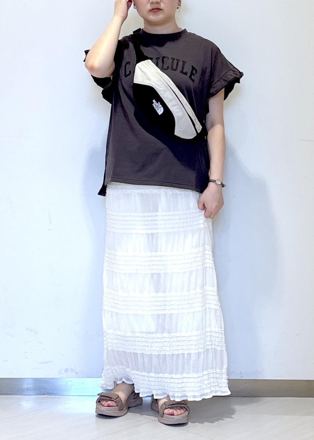 ROPE' PICNICの袖フリルカレッジロゴTシャツを使ったコーディネートを紹介します。｜Rakuten Fashion(楽天ファッション／旧楽天ブランドアベニュー)6117373