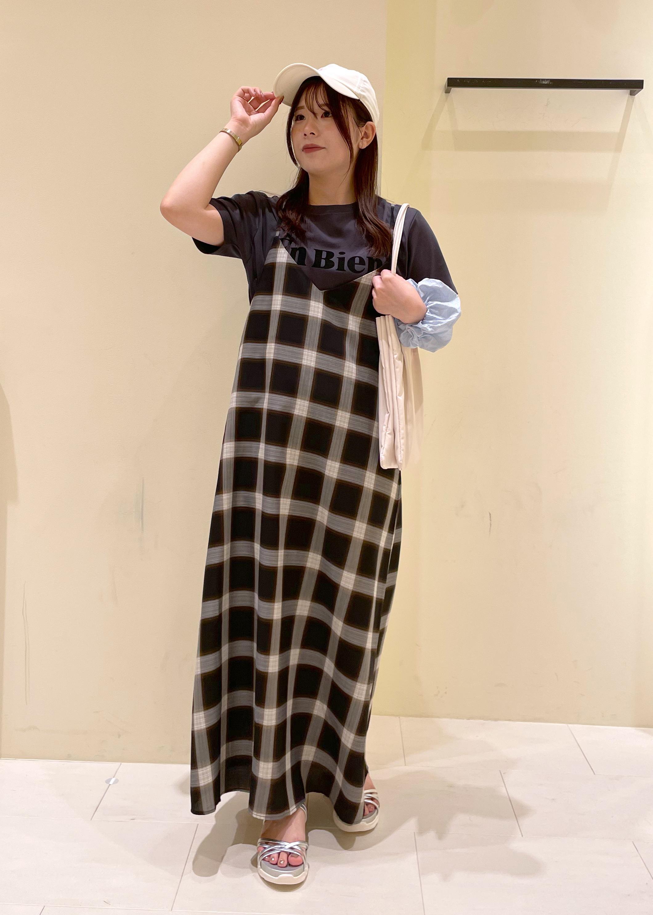 ROPE' PICNICのオンブレチェックキャミソールワンピースを使ったコーディネートを紹介します。｜Rakuten Fashion(楽天ファッション／旧楽天ブランドアベニュー)6117383