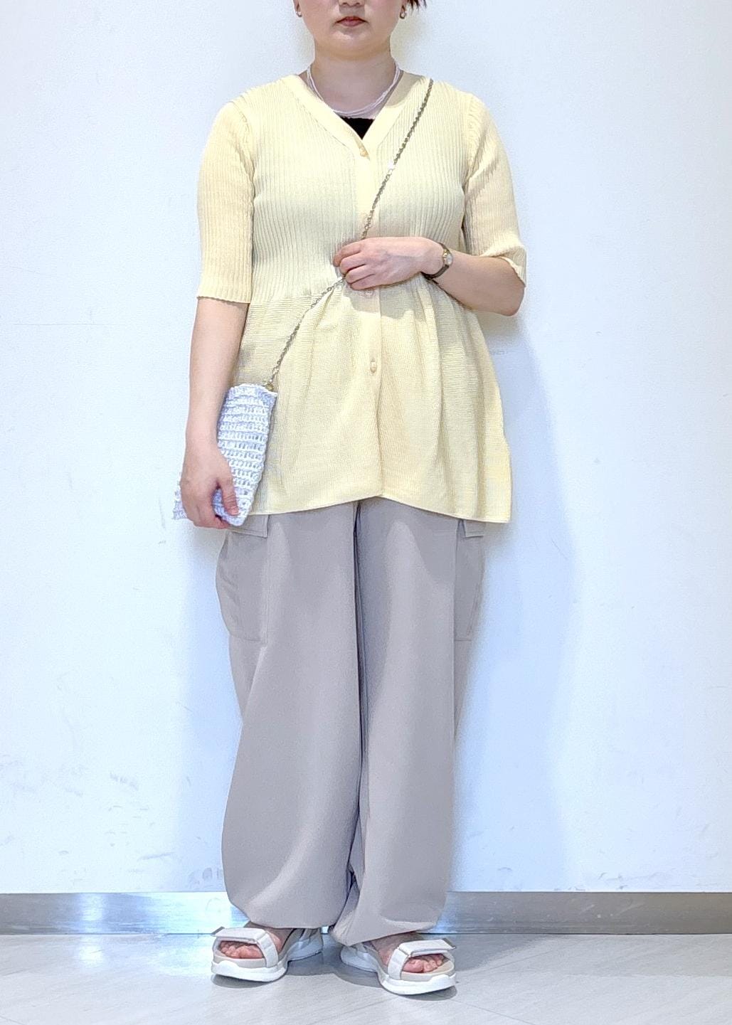 ROPE' PICNICの5分袖ペプラムカーディガンを使ったコーディネートを紹介します。｜Rakuten Fashion(楽天ファッション／旧楽天ブランドアベニュー)6117390