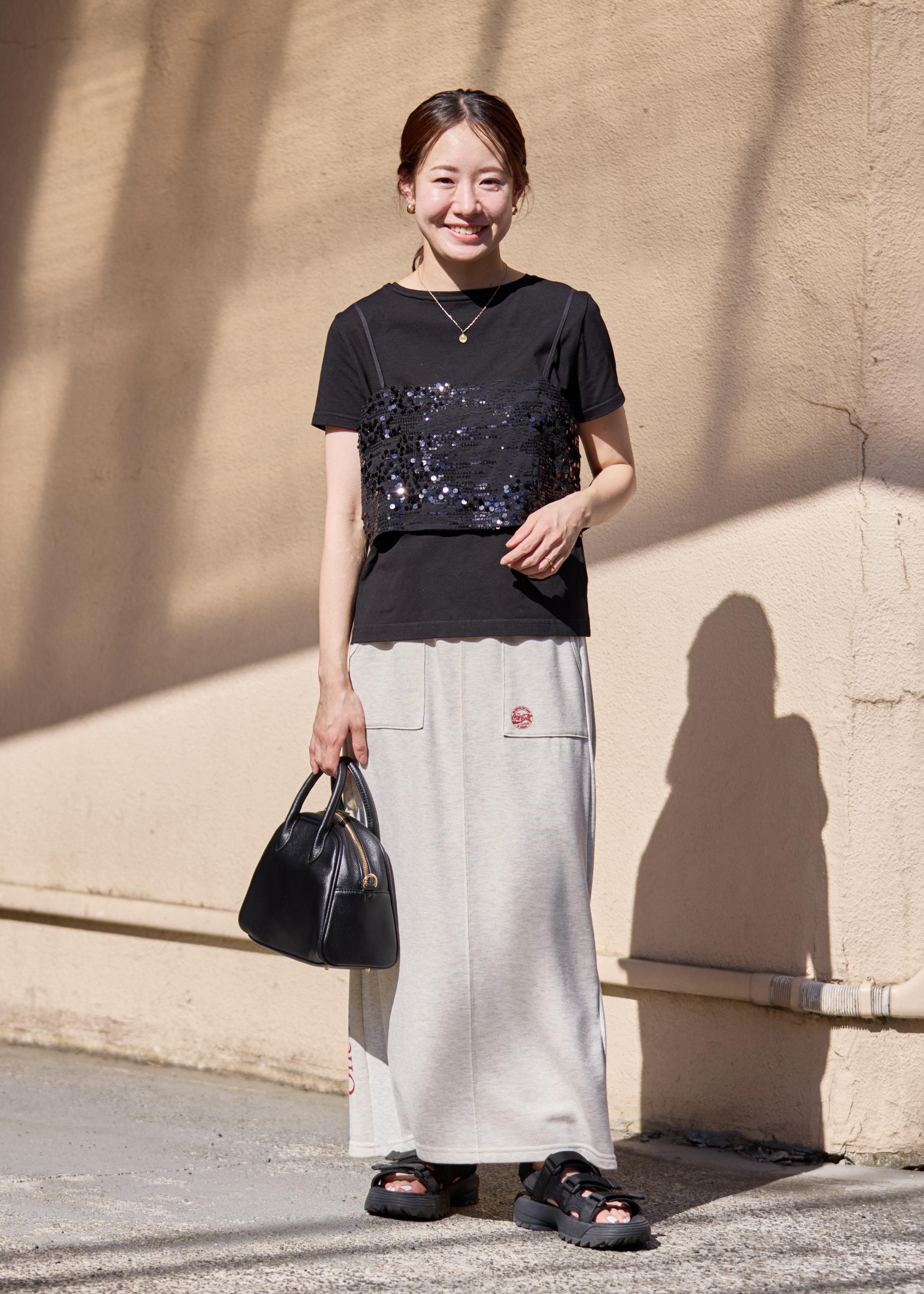 ROPE' PICNICの【Coca-Cola】【汗染み加工・セットアップ対応】ラメ入りミニ裏毛アイラインスカートを使ったコーディネートを紹介します。｜Rakuten Fashion(楽天ファッション／旧楽天ブランドアベニュー)6117394