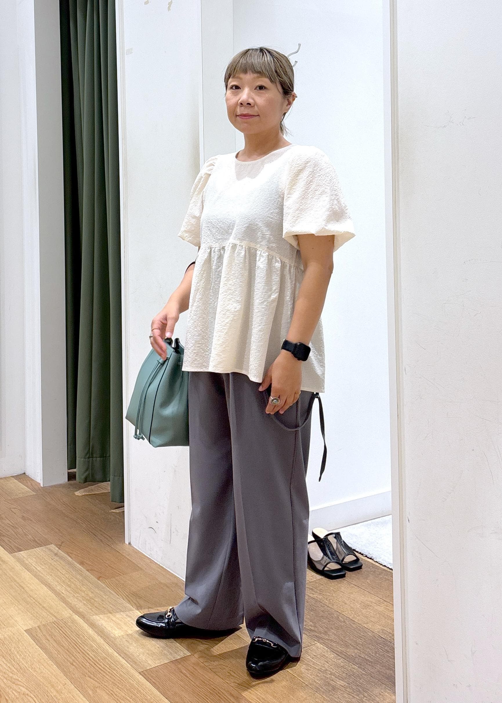 ROPE' PICNICのバルーンペプラムブラウスを使ったコーディネートを紹介します。｜Rakuten Fashion(楽天ファッション／旧楽天ブランドアベニュー)6117397